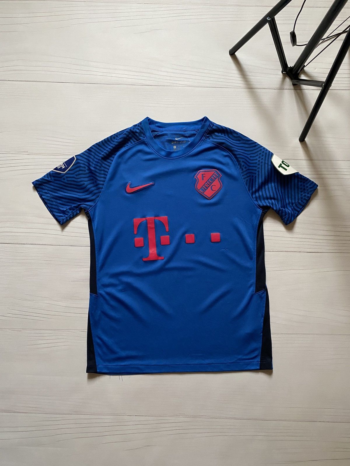 Nike Nike FC Utrecht 2020/21 away soccer football jersey Size US M / EU 48-50 / 2 - 1 Thumbnail