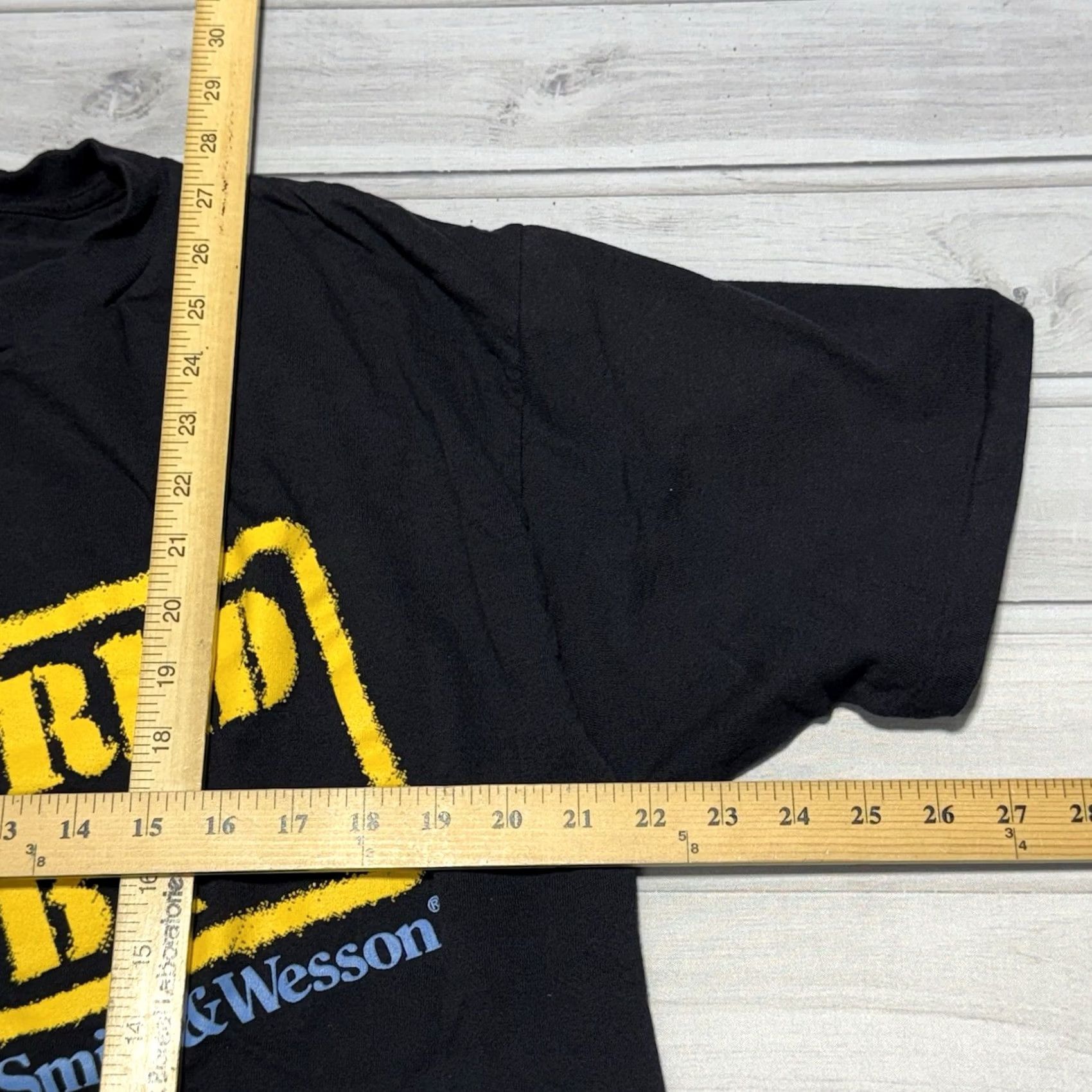 Tultex VINTAGE Smith & Wesson T-Shirt XL Black Crew Neck Short Sleeve Logo Single Stitch Men 1990s 80s 90s Retro Punk Grunge Rock Firearms Guns Size US XL / EU 56 / 4 - 6 Thumbnail