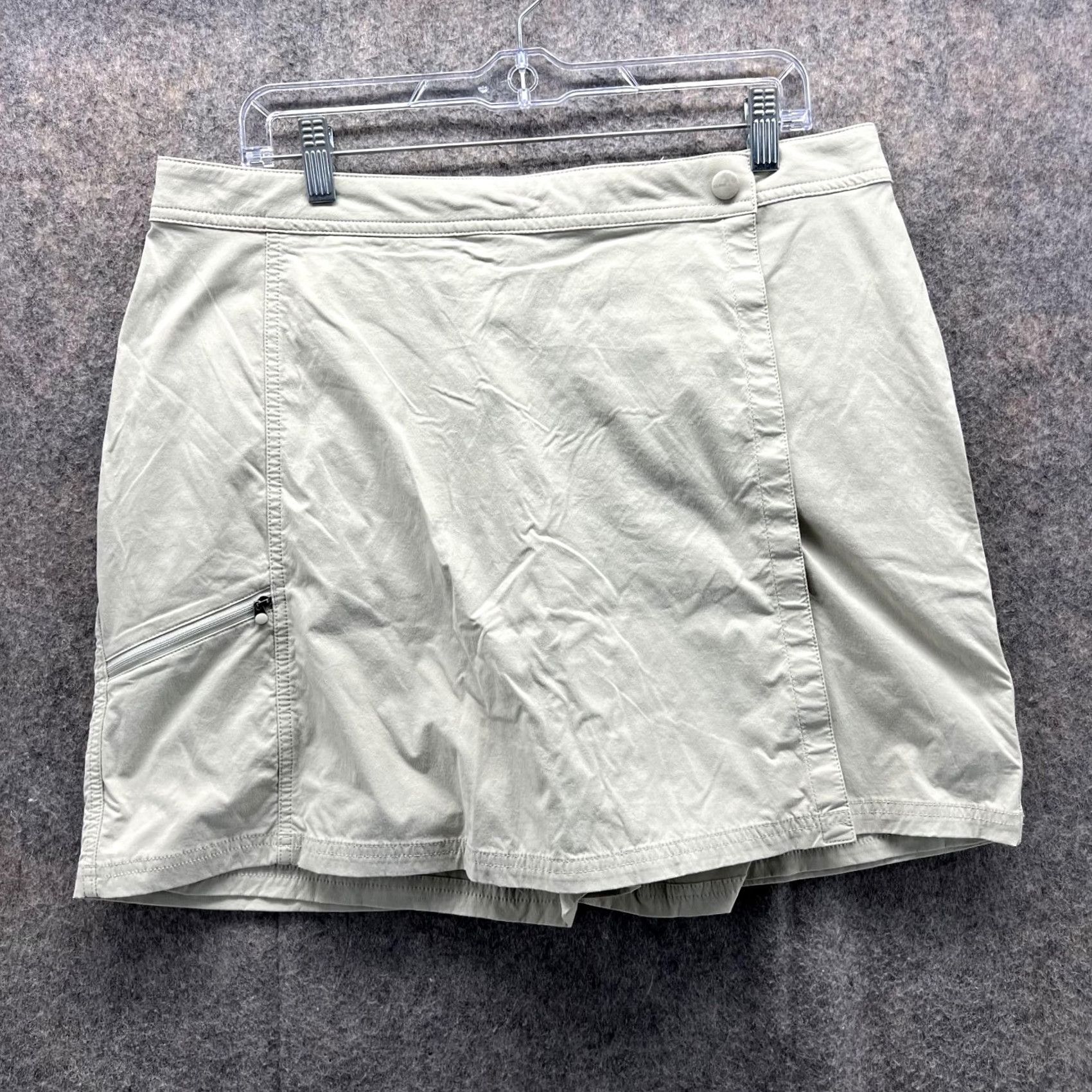 Vintage VINTAGE? No. LL Bean Skirt Women 14 Ladies Khaki Skort Tan Beige Nylon Spandex Hiking Zip Size 36" / US 14 / IT 50 - 2 Thumbnail