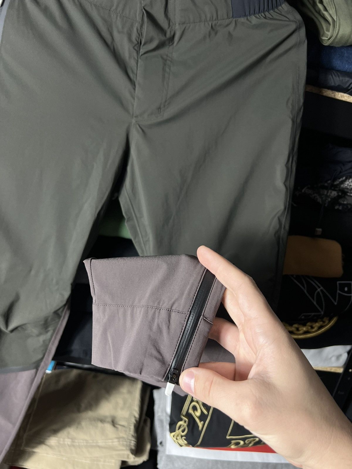 On 🔥 On Clound Women’s Waterproof Pants Olive/Brown Size S Size 27" / US 4 / IT 40 - 7 Thumbnail