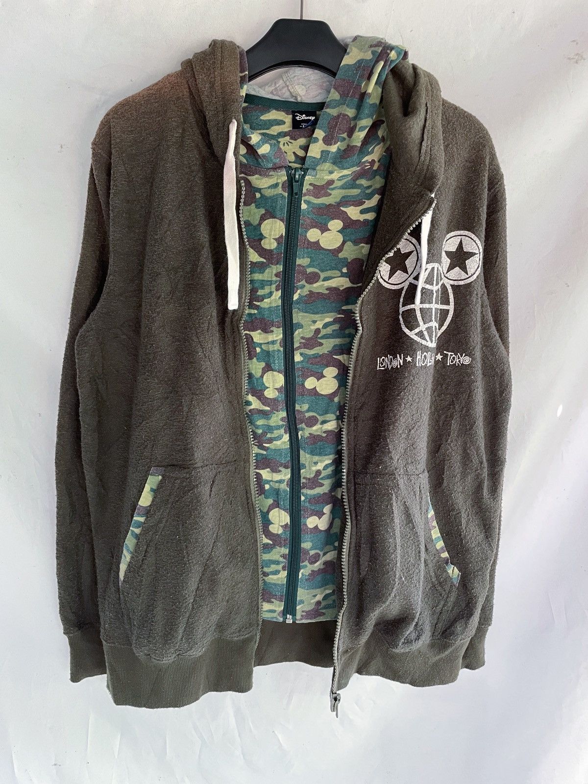 Disney DISNEY MICKEY LONDON HOLLYWOOD TOKYO DOUBLE LAYER ZIP HOODIE Size US M / EU 48-50 / 2 - 1 Thumbnail