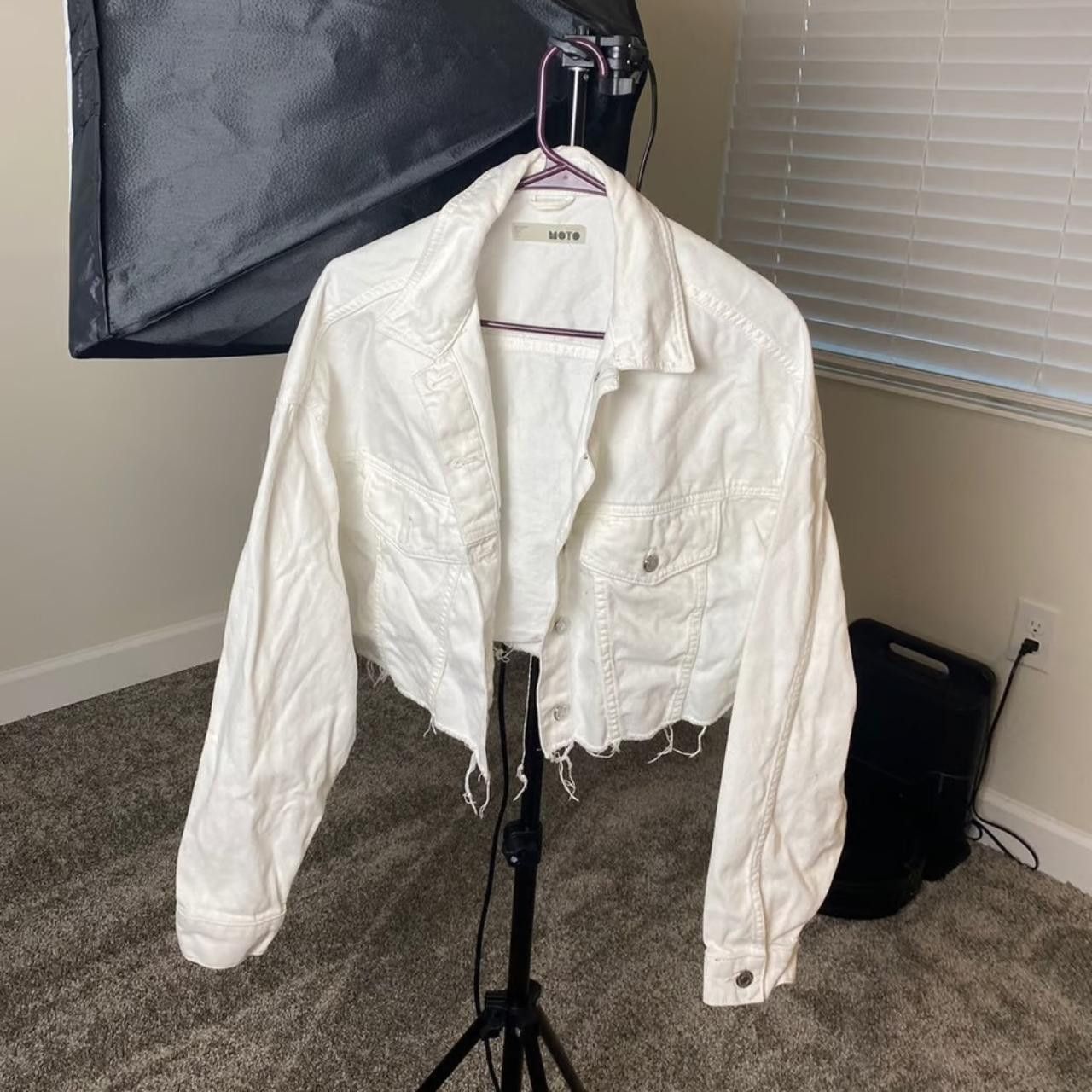 Topshop Topshop White Crop Denim Jacket Size M / US 6-8 / IT 42-44 - 1 Thumbnail