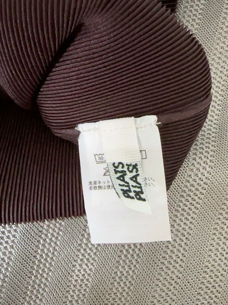 Issey Miyake Issey Miyake size:3 Brown pleated short-sleeved top Size XS / US 0-2 / IT 36-38 - 2 Thumbnail