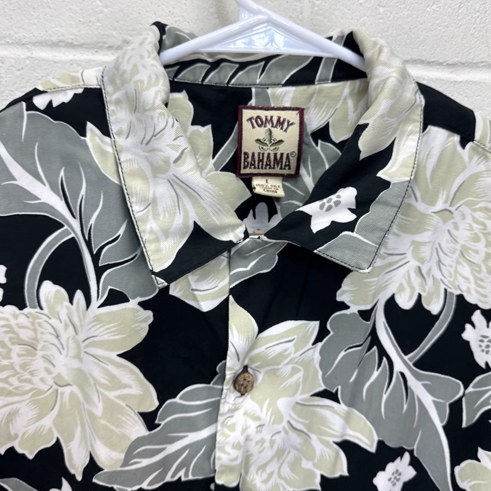Tommy Bahama Tommy Bahama Floral Silk Button-Down Camp Shirt Mens Large Multicolor Hawaiian Beach Size US L / EU 52-54 / 3 - 3 Thumbnail