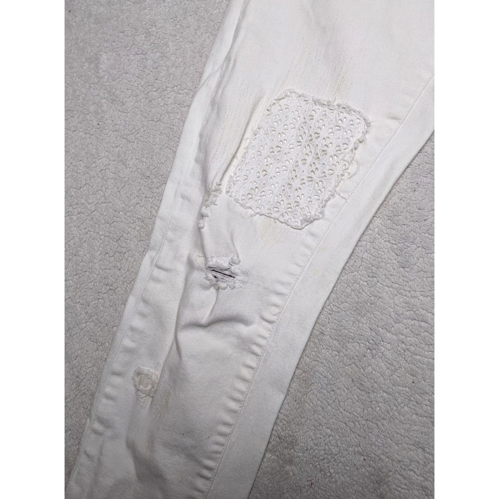 Vintage Pilcro and the Letterpress Hyphen Womens 26 2 White Jeans Skinny Patches Destroy Skinny Jeans Womens 26 White Denim Slimming Modern 90s? Size 30" / US 8 / IT 44 - 5 Thumbnail