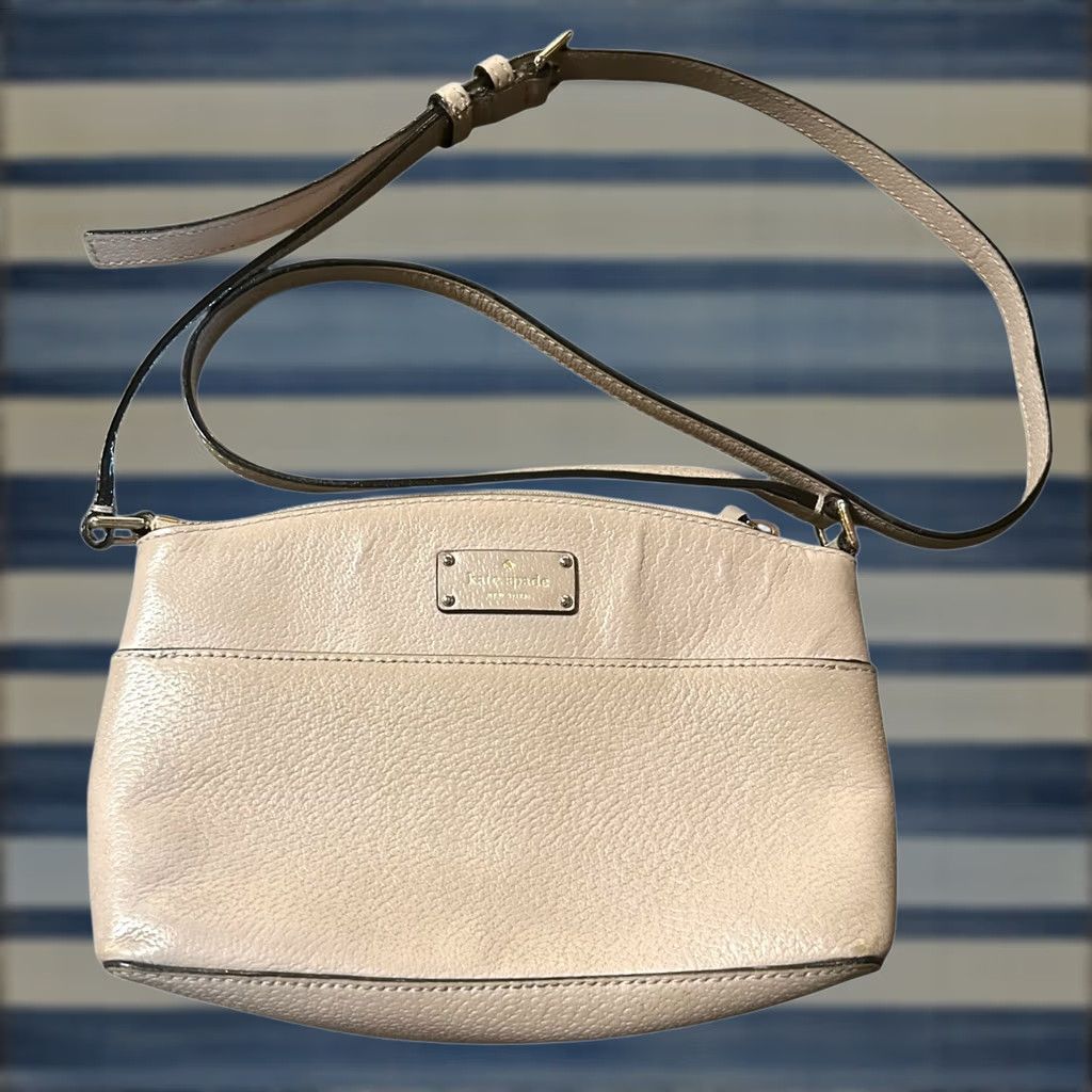 Vintage kate spade new york Cobble Hill Crossbody Bag Purse Taupe Small Leather Pebbled Zip Adjustable Strap Women Mens? No; Women Size ONE SIZE - 1 Thumbnail