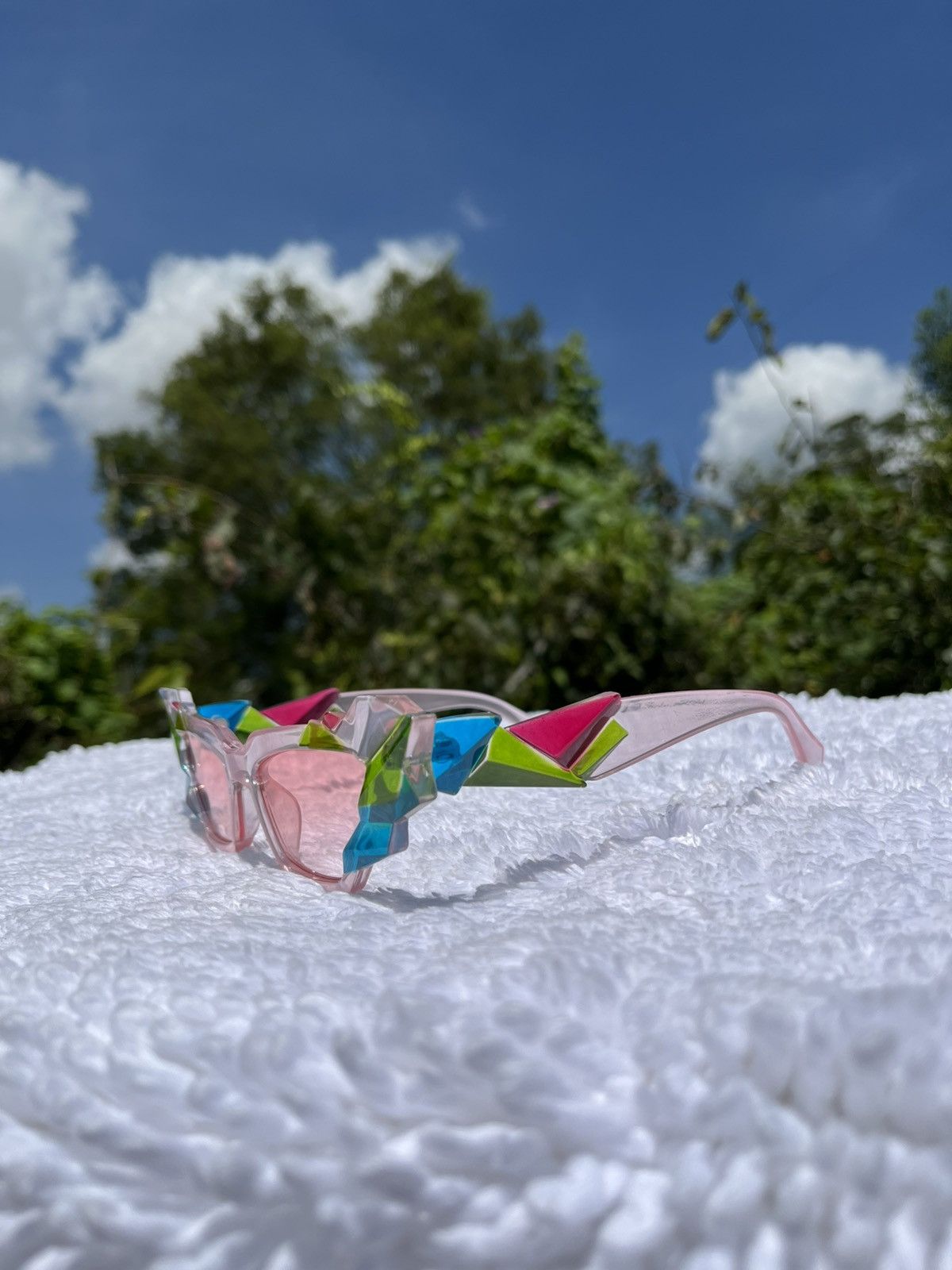Vintage Pink Green Acrylic Crystal Gem Cut Geometric Trapezoid Size ONE SIZE - 3 Thumbnail