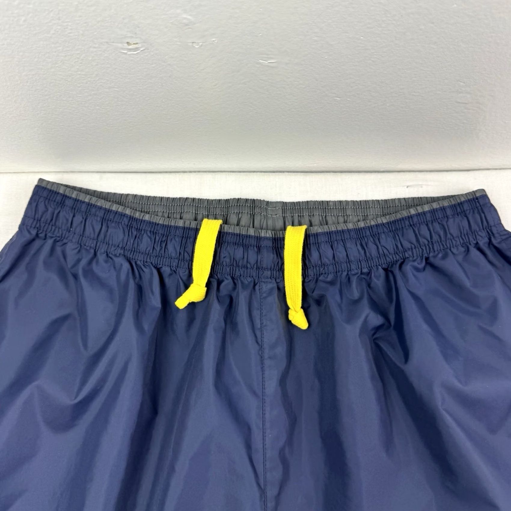 Reebok VINTAGE Reebok Track Pants Mens L Drawstring Athletic USA 90s Y2K Blue Nylon Baggy Short Description Size US 33 - 7 Thumbnail