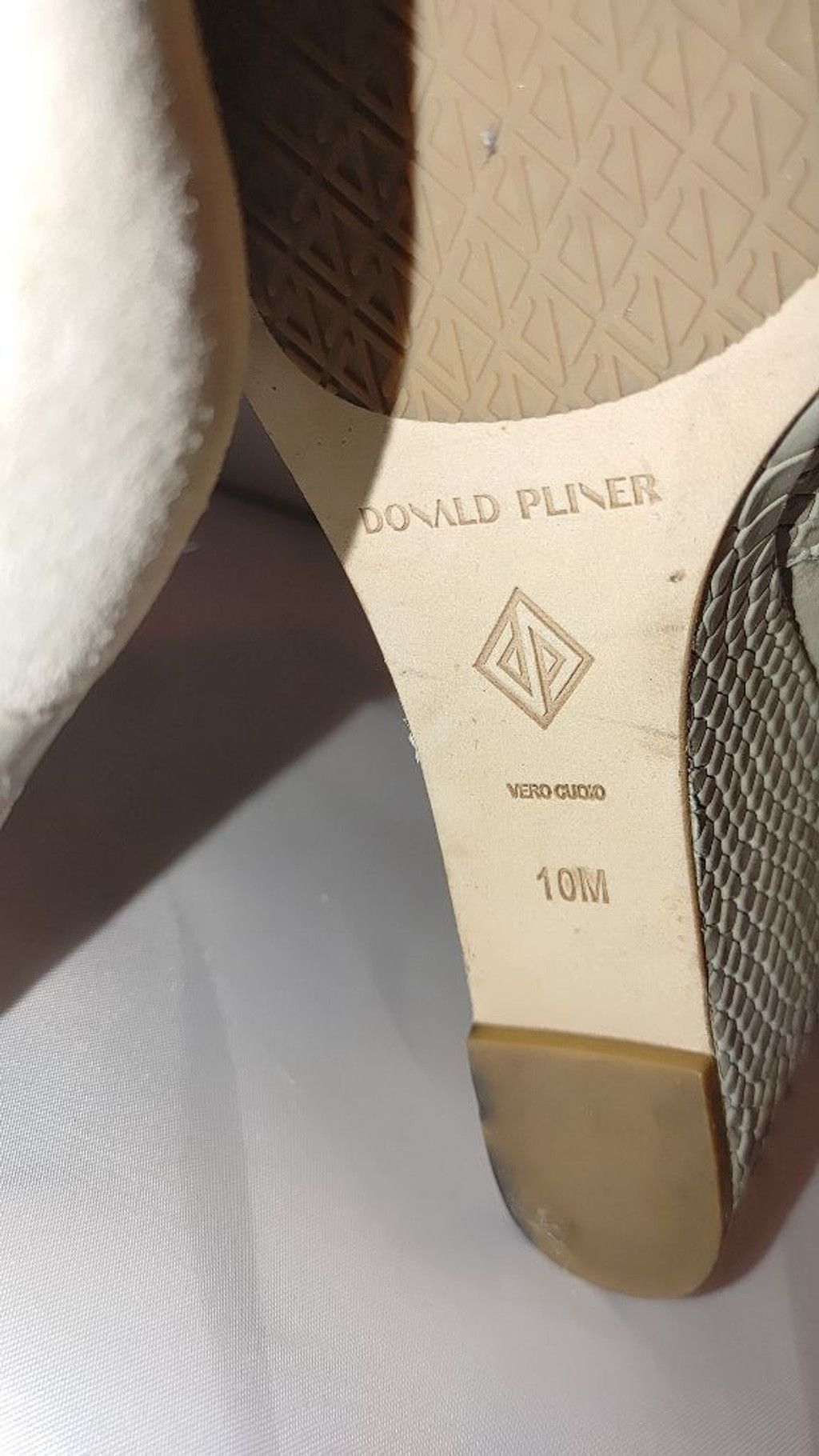 Donald Pliner Donald J. Pliner Snakeskin Embossed Leather Wedge Size 10M Size US 10 / IT 40 - 10 Thumbnail