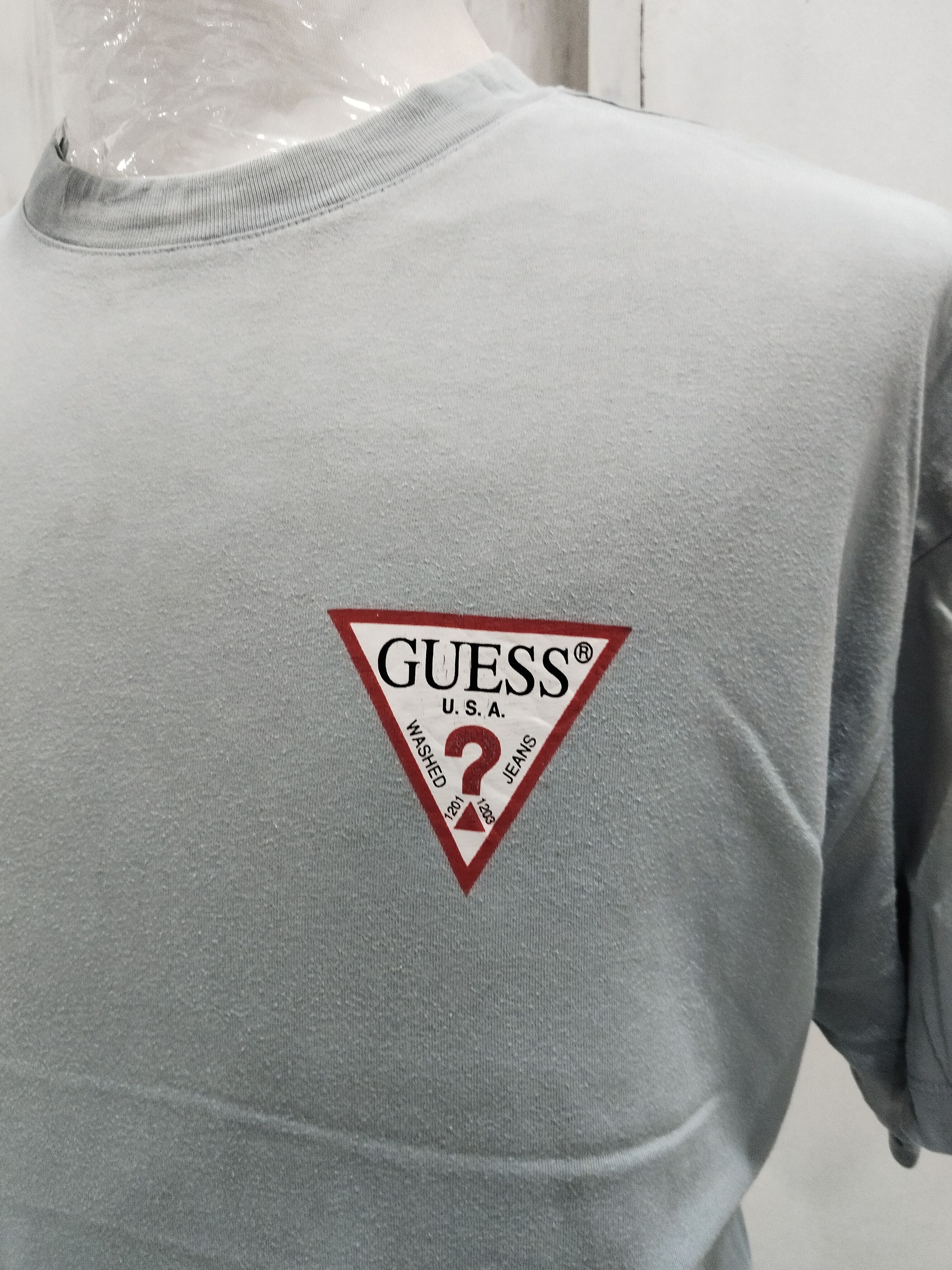 Guess × Vintage Vintage Y2K Guess Big Logo Streetwear Tshirt Size US M / EU 48-50 / 2 - 3 Thumbnail