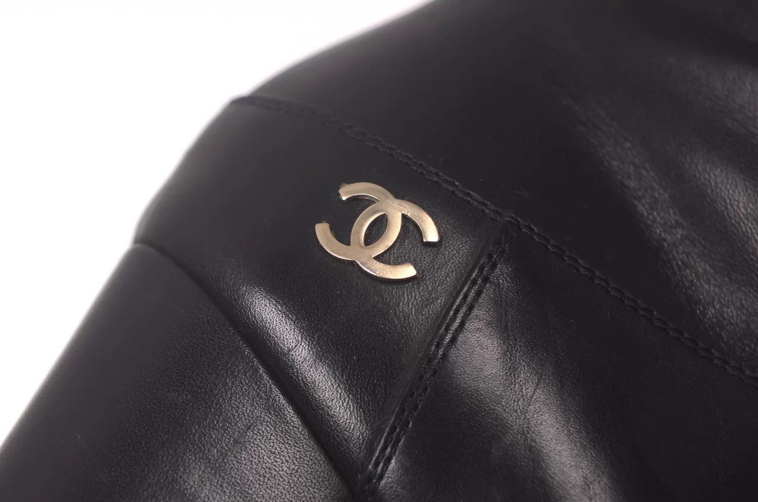 Chanel Chanel Calfskin women's solid block heel short boots Size US 5 / IT 35 - 5 Thumbnail