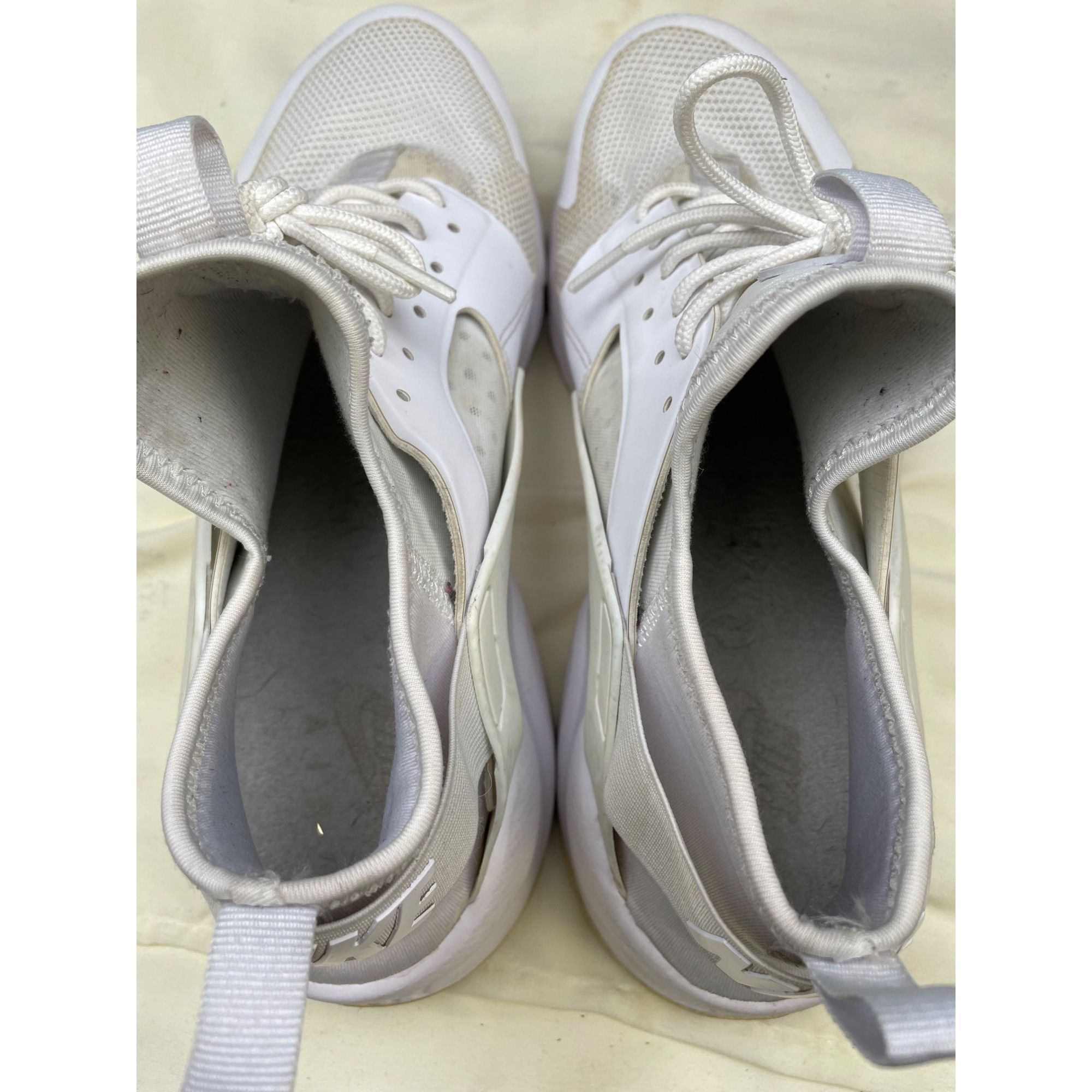 Nike Nike Air Huarache Mens White Beige Slip on Sneakers Shoes SI Size US 12 / EU 45 - 9 Thumbnail