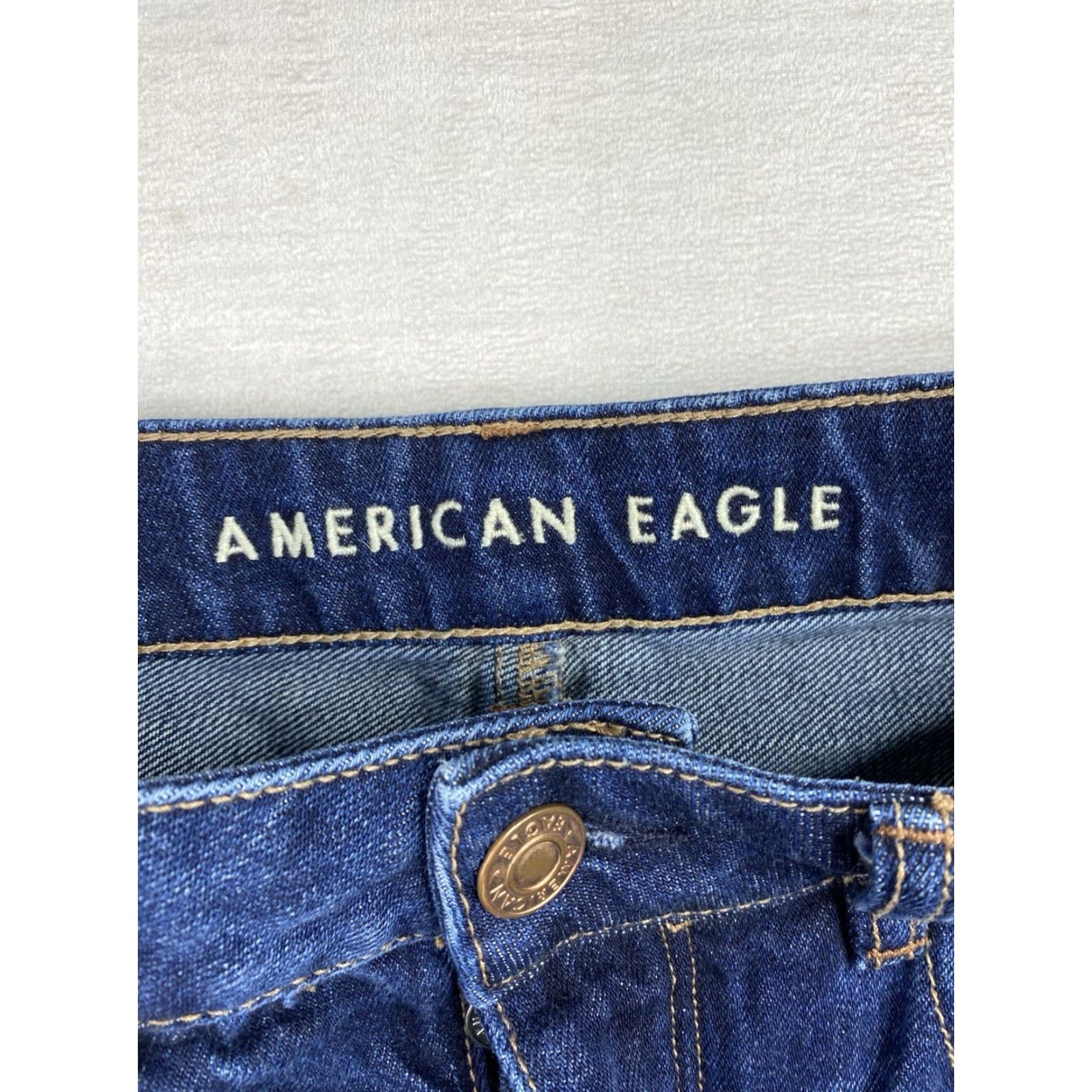 American Eagle Outfitters American Eagle Jeans Womens Capri 4R Blue Distressed Cut Off Tomgirl Button Fly Size 27" / US 4 / IT 40 - 6 Thumbnail