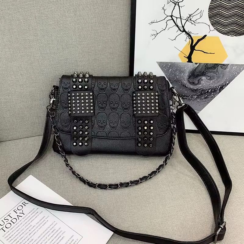 Japanese Brand Black Rivet Shoulder Bag Size ONE SIZE - 2 Thumbnail