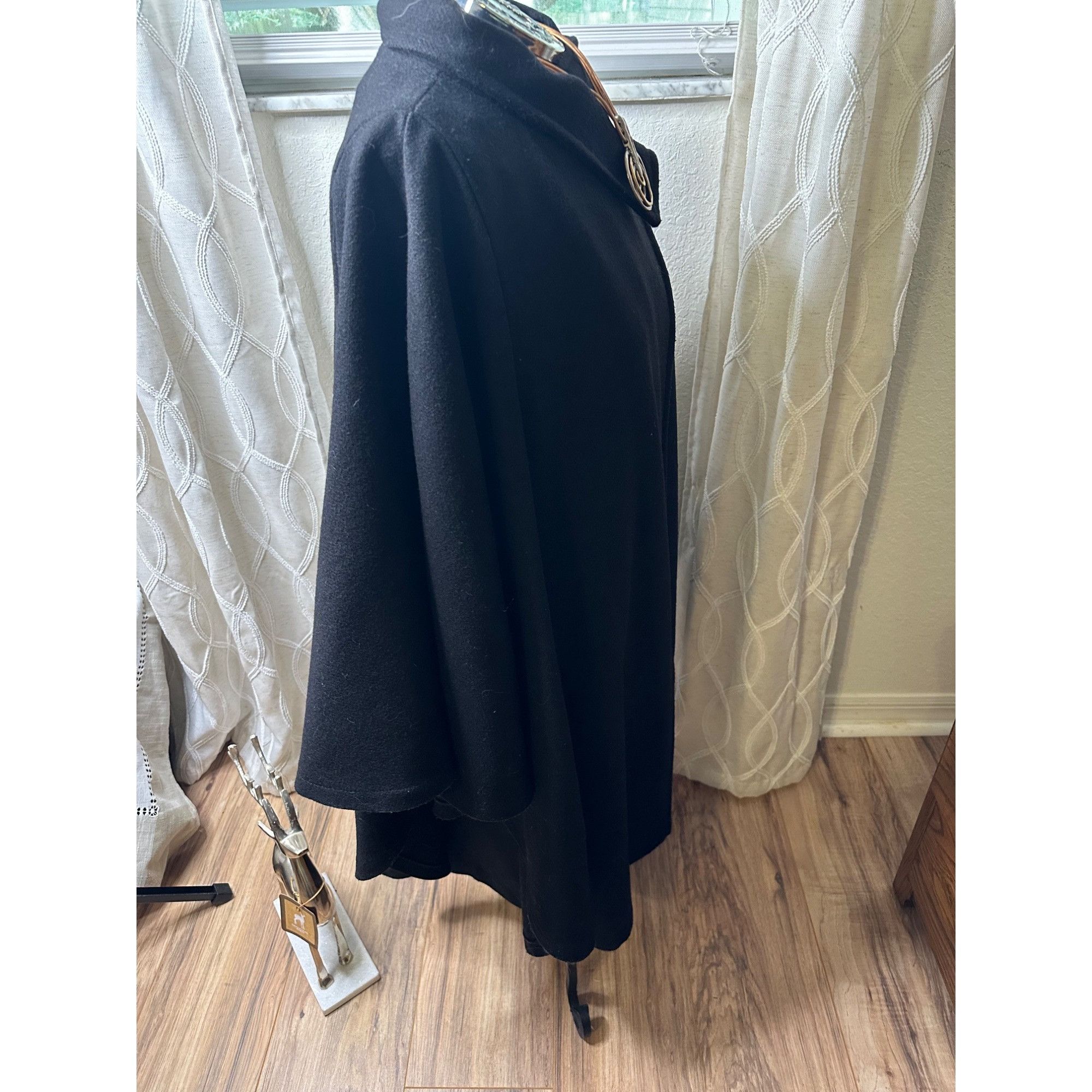 Vintage Vtg Black Wool Blend Cape Coat Button Closure Woman’s XL Ove Size ONE SIZE - 7 Thumbnail