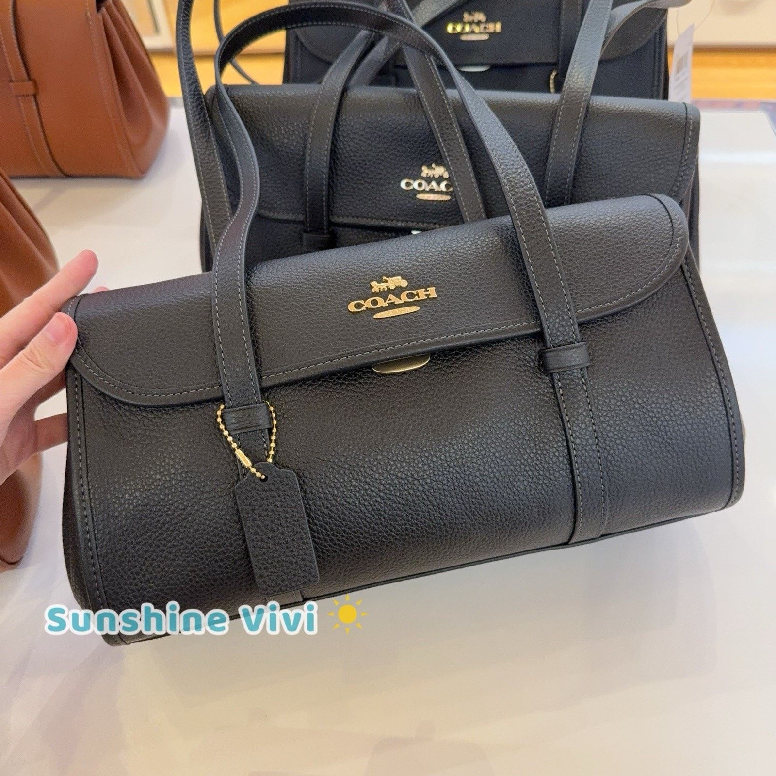 Coach NWT Coach Bridget Flap Shoulder Bag CDB04 Gold Black leather Size ONE SIZE - 1 Thumbnail