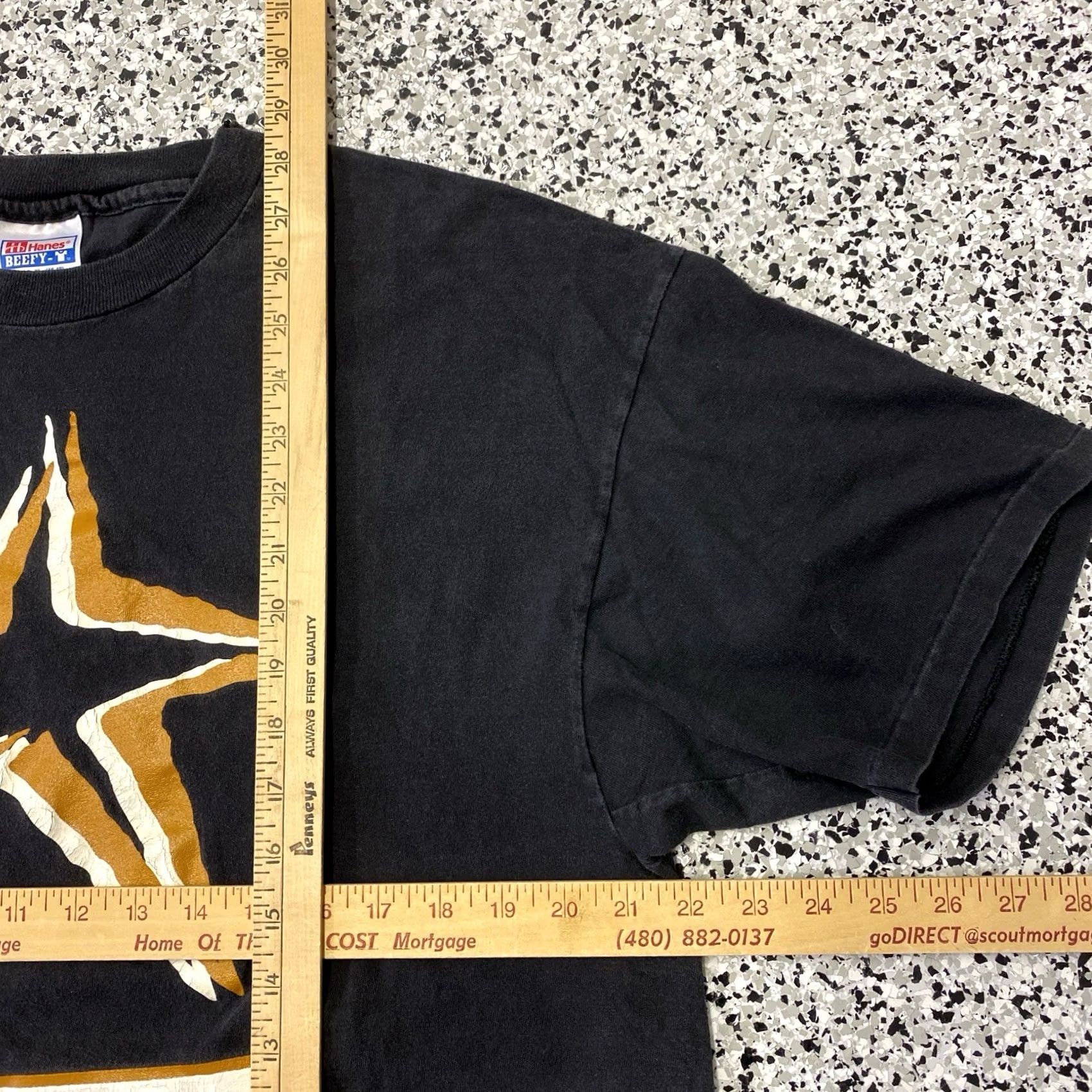Hanes VINTAGE Hanes T-Shirt Star Bar Black 90s XL Men Size US XL / EU 56 / 4 - 2 Thumbnail