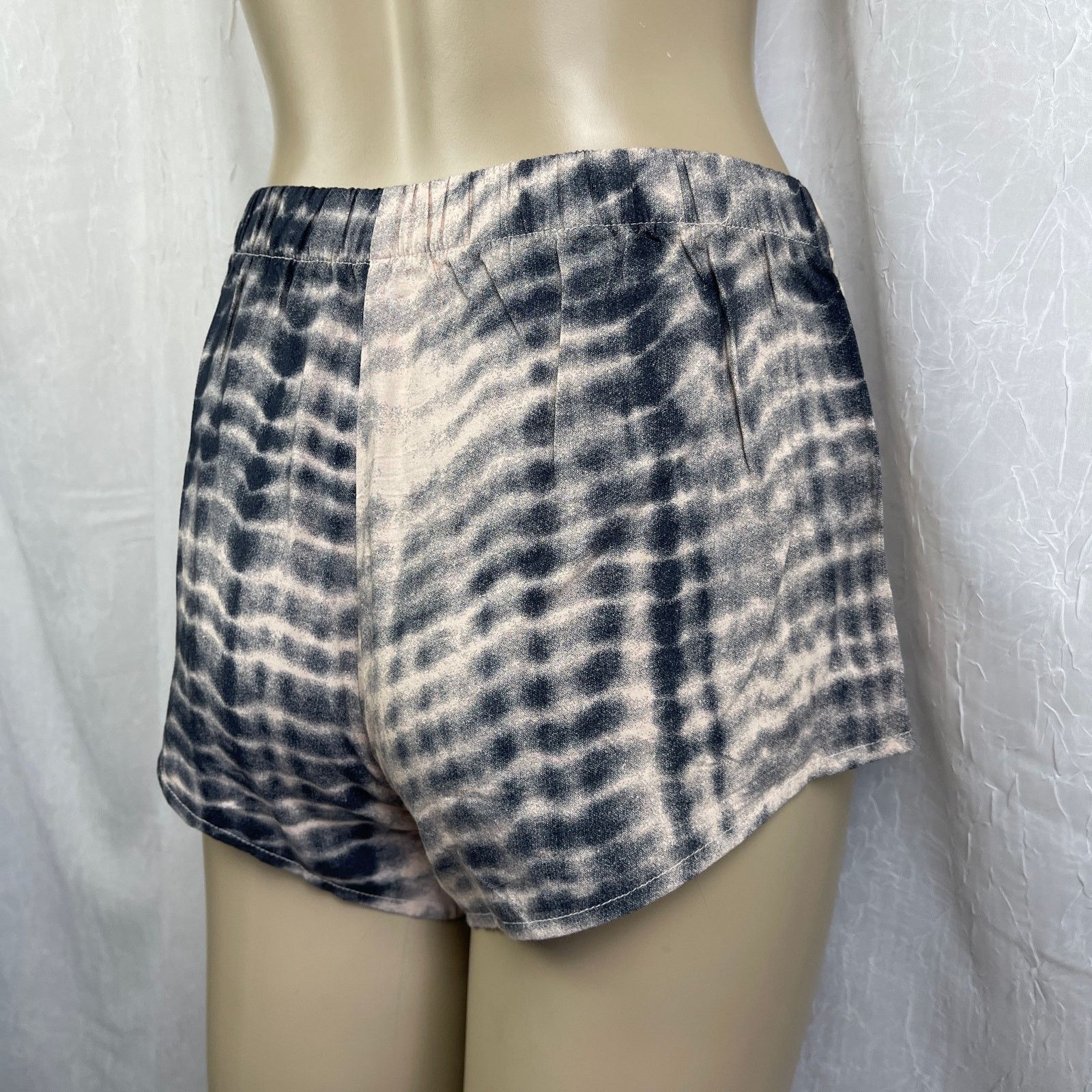 Forever 21 Taupe Charcoal Stripe Dye Dolphin Shorts Forever 21 XS NWT Size 23" - 8 Thumbnail