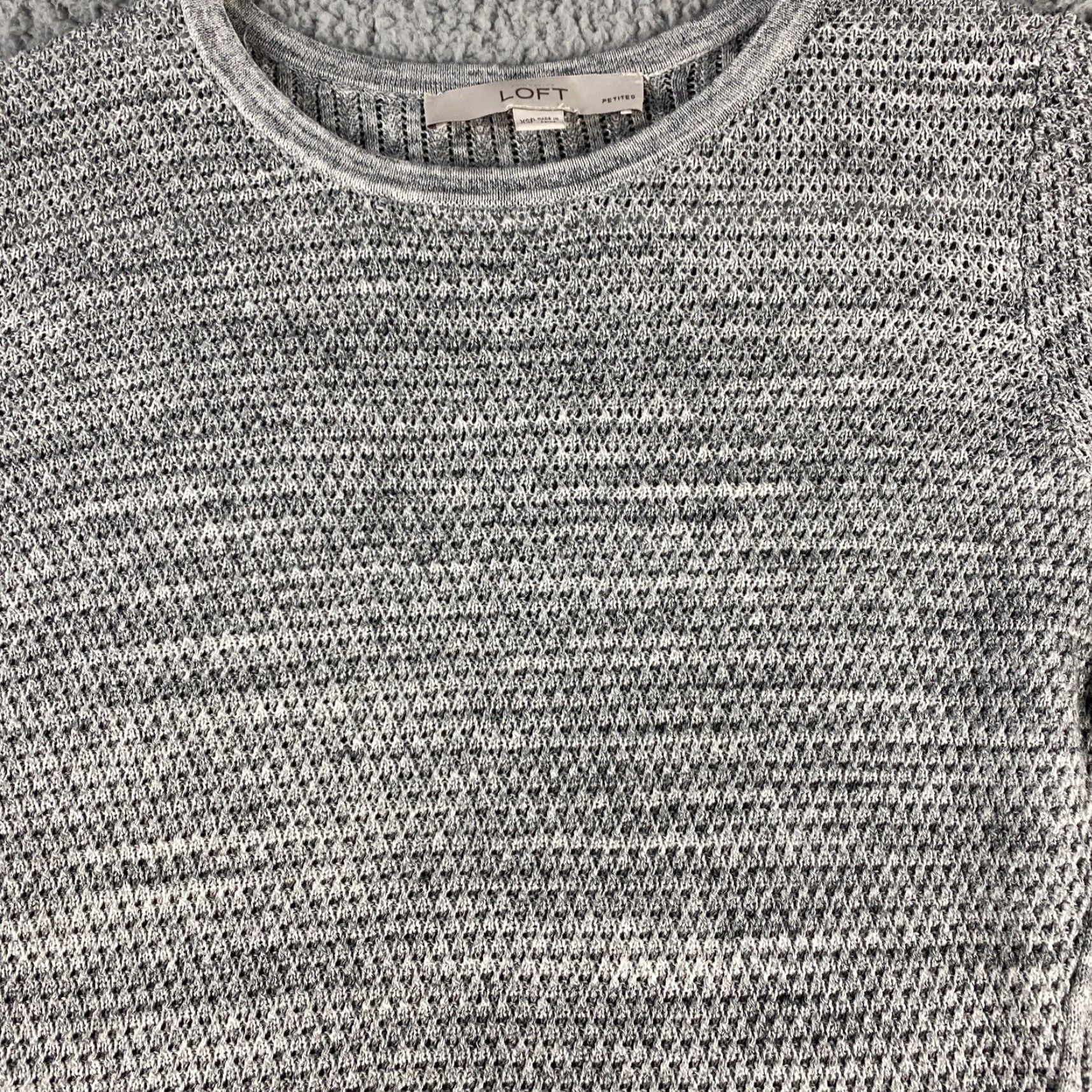 Ann Taylor Ann Taylor Loft Women’s XS Sweater Gray Knit Soft Long Sleeves / 39-24 Size XS / US 0-2 / IT 36-38 - 2 Thumbnail