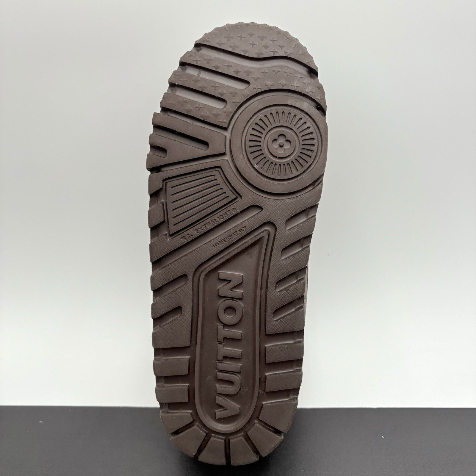 Louis Vuitton (9-9.5 US) Louis Vuitton Monogram Maxi ' Ebene ' | WORN 1-3x Size US 9.5 / EU 42-43 - 7 Thumbnail