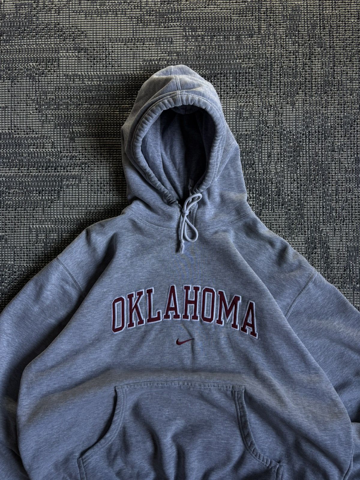Nike Vintage Nike Oklahoma Big Logo Swoosh Boxy Fit Hoodie Size US L / EU 52-54 / 3 - 3 Thumbnail