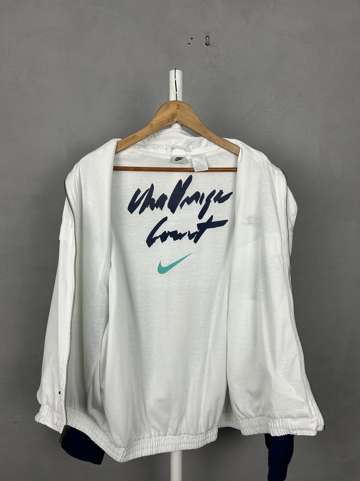 Vintage Vintage Nike 90s Challenge Court White Jacket Size US L / EU 52-54 / 3 - 9 Thumbnail