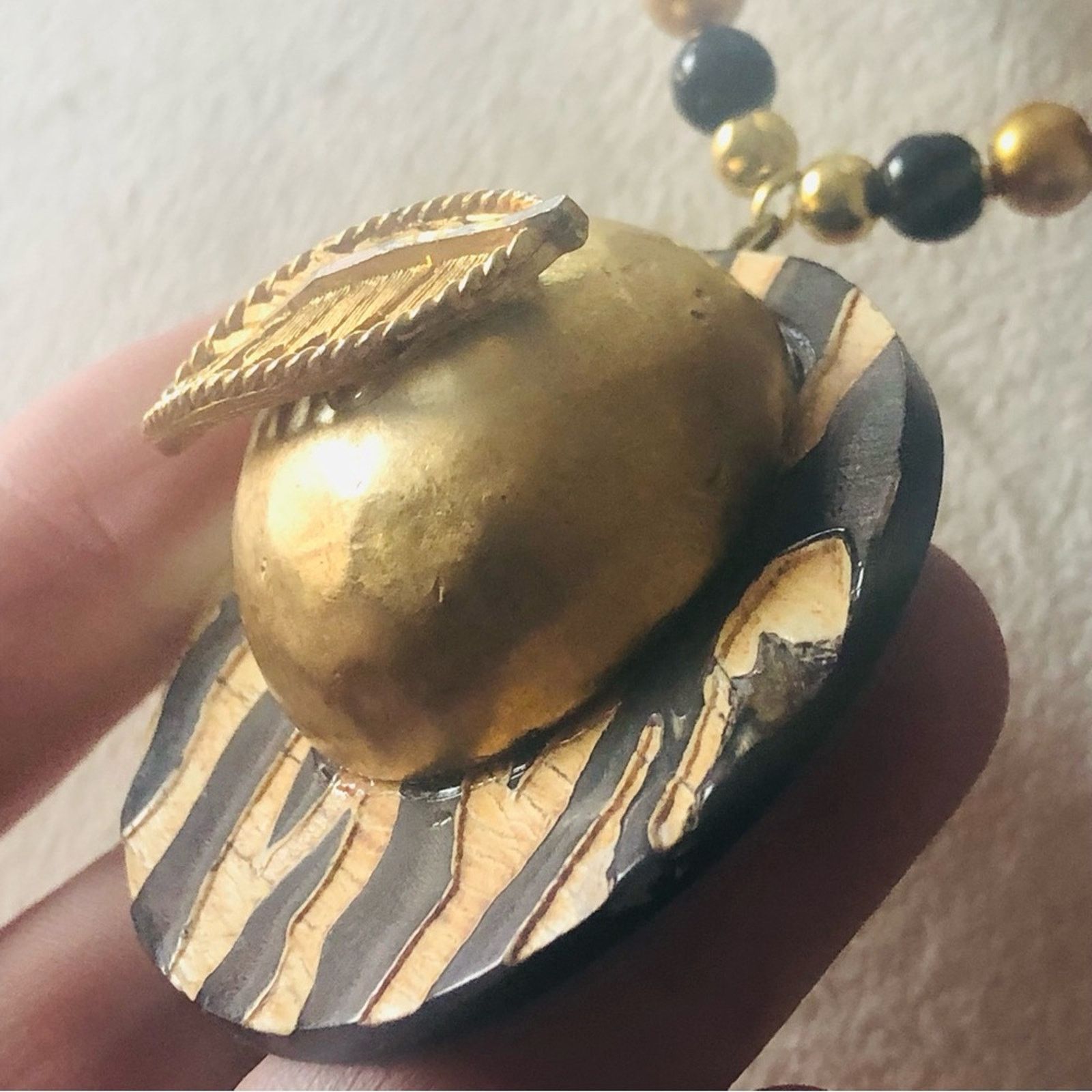 Handmade Handcrafted repurpose jungle inspired pendant Pearl necklace Size ONE SIZE - 9 Thumbnail