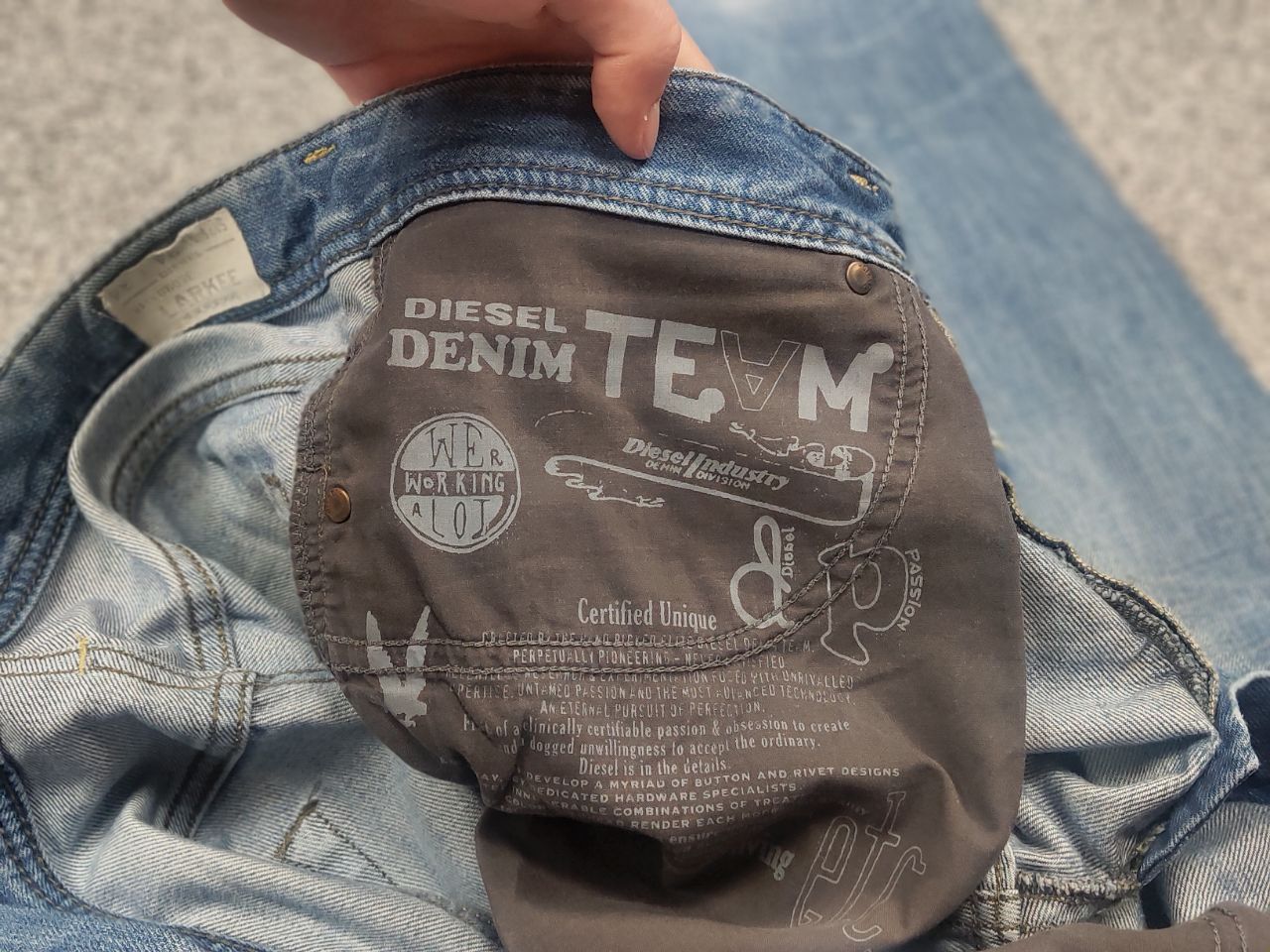 Diesel Vintage 90's Diesel Larkee Faded Distressed Denim jeans Size US 34 / EU 50 - 18 Thumbnail