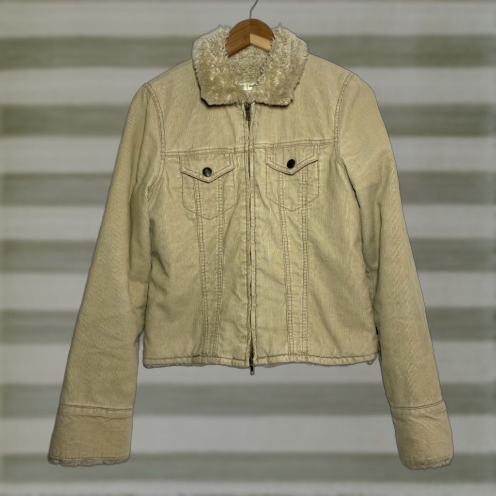 Abercrombie & Fitch VINTAGE Abercrombie & Fitch Corduroy Trucker Jacket Women M Beige Short Long Sleeve Zip City Retro Size M / US 6-8 / IT 42-44 - 1 Thumbnail