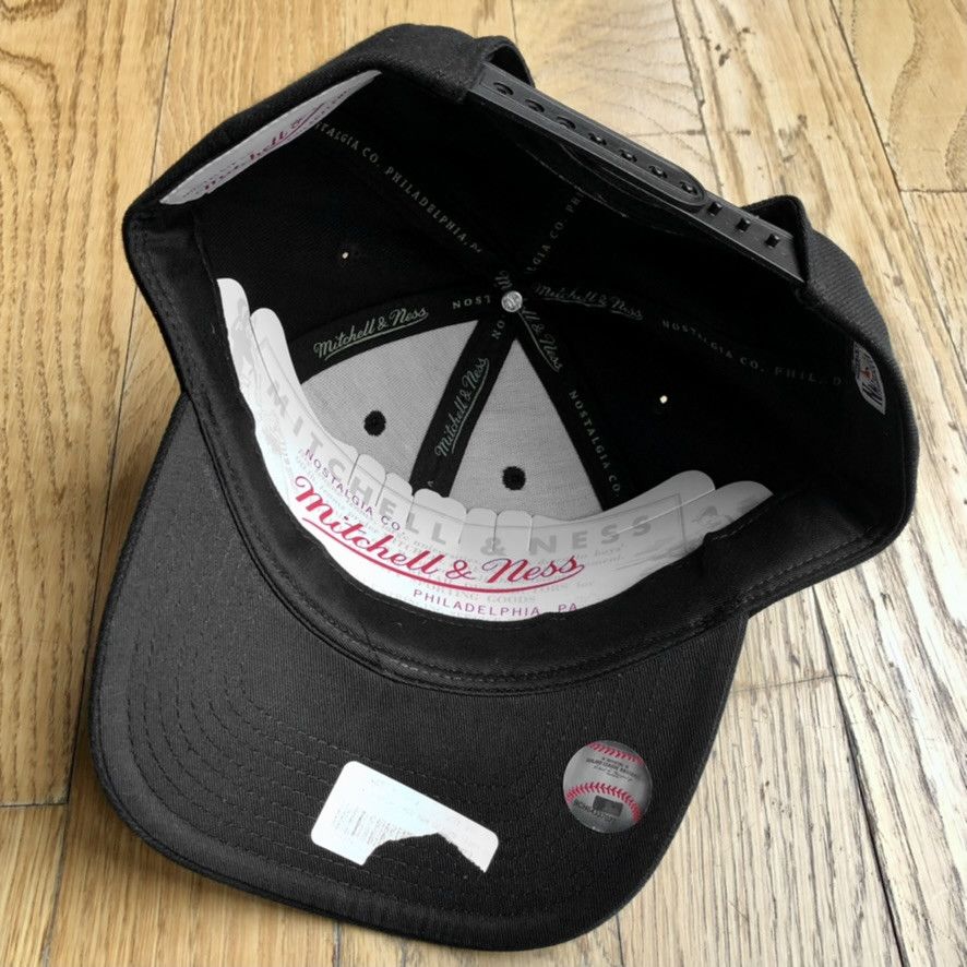 Mitchell & Ness Atlanta Braves Cooperstown Blackout Structured Snapback Hat Size ONE SIZE - 4 Thumbnail