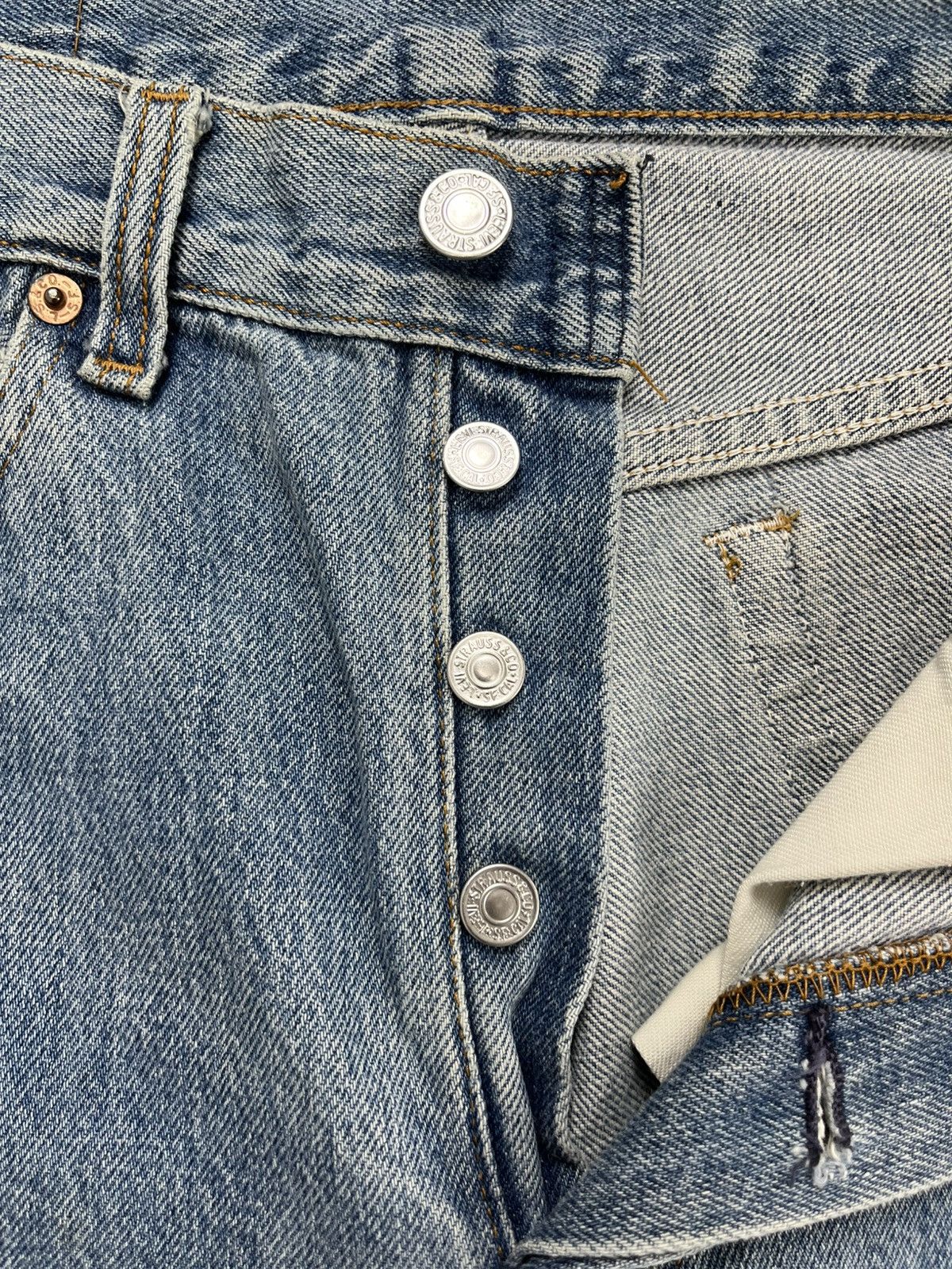 Levi's Vintage Clothing 🇺🇸1990s Vintage Levis 501XX 29x36 Light Blue Straight Jeans Size US 29 - 14 Thumbnail