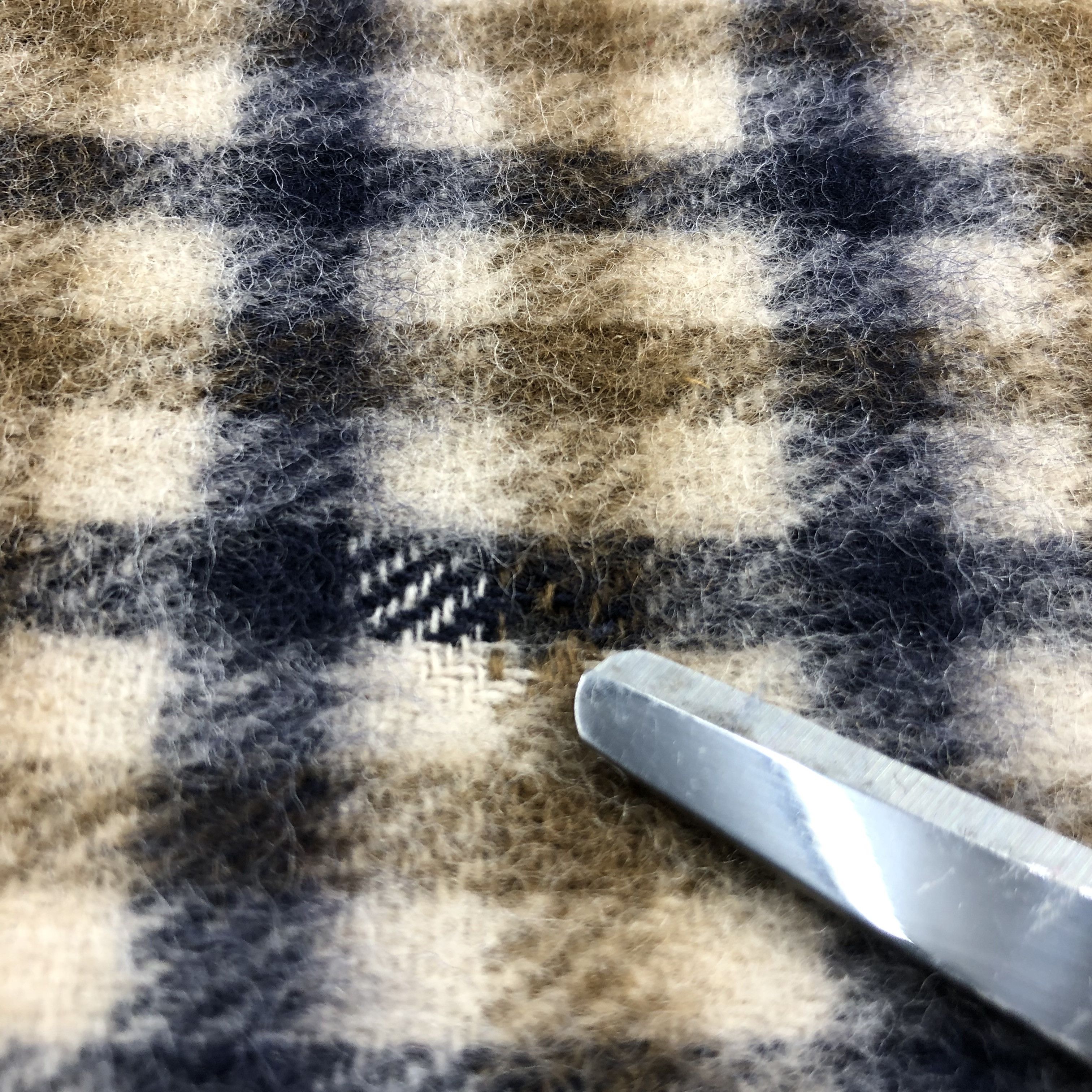 Aquascutum Aquascutum Iconic Gingham Wool Scarf Muffler V813 Size ONE SIZE - 6 Thumbnail