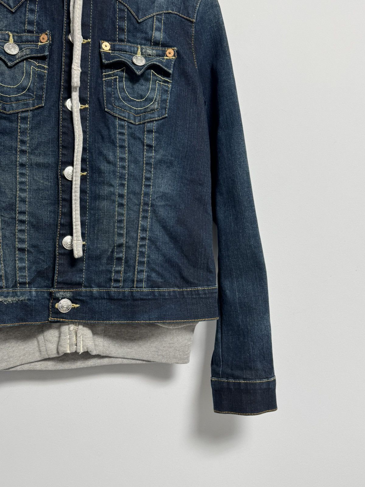 True Religion True Religion Distressed Denim Hooded Jacket size Women’s L Size L / US 10 / IT 46 - 2 Thumbnail