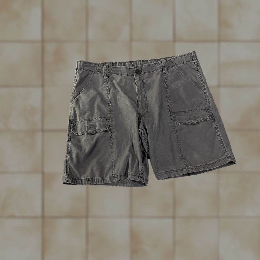 Wrangler VINTAGE Wrangler Cargo Shorts Mens 40 Gray Canvas Elastic Waist Stretch Pockets Size US 40 / EU 56 - 1 Thumbnail