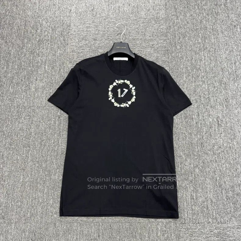 Givenchy Givenchy Floral Metal Letter Short-Sleeve Size US M / EU 48-50 / 2 - 1 Thumbnail