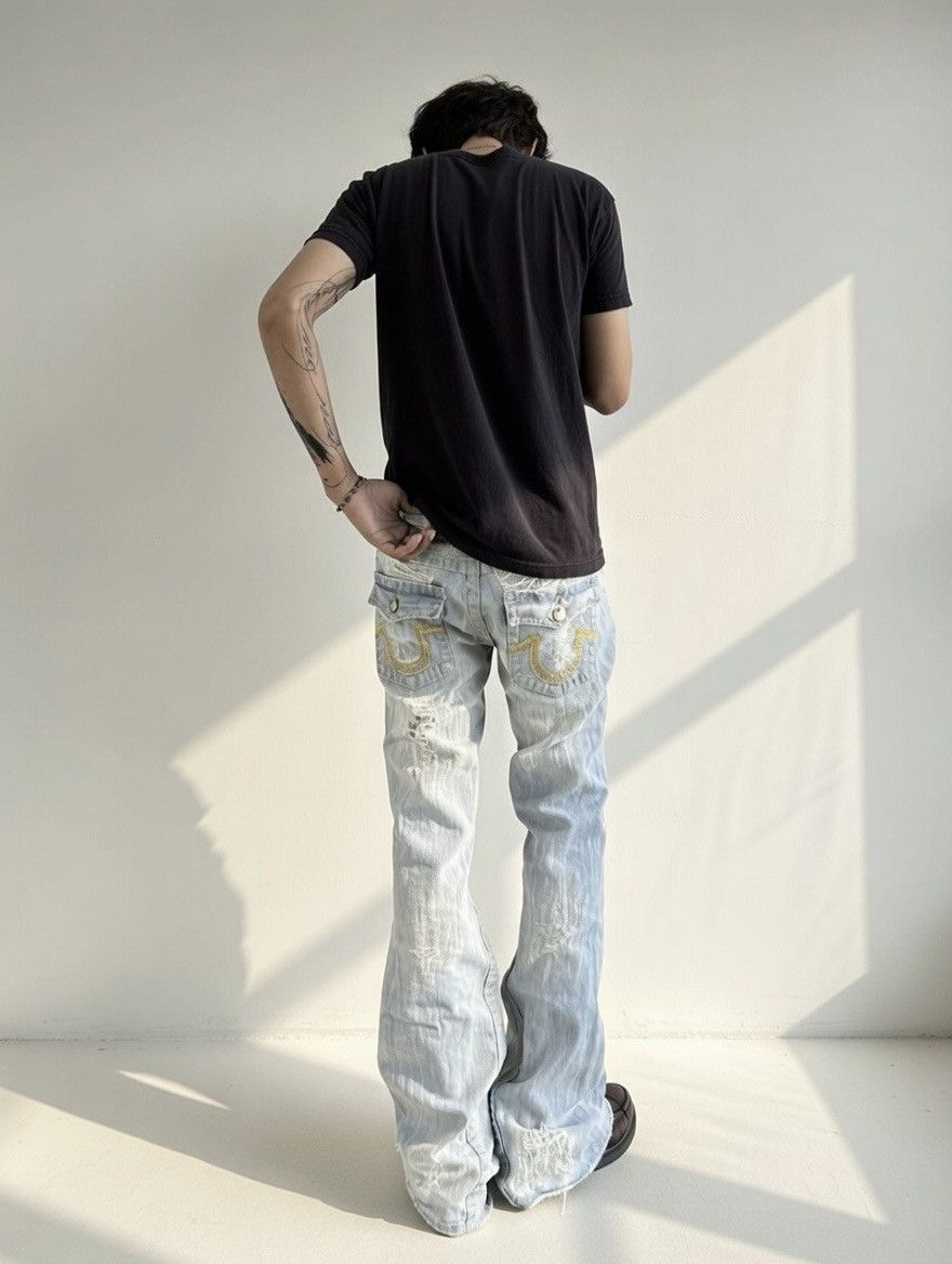 True Religion Thrashed Vintage TRUE RELIGION Flared Jeans Distressed Size US 32 / EU 48 - 3 Thumbnail