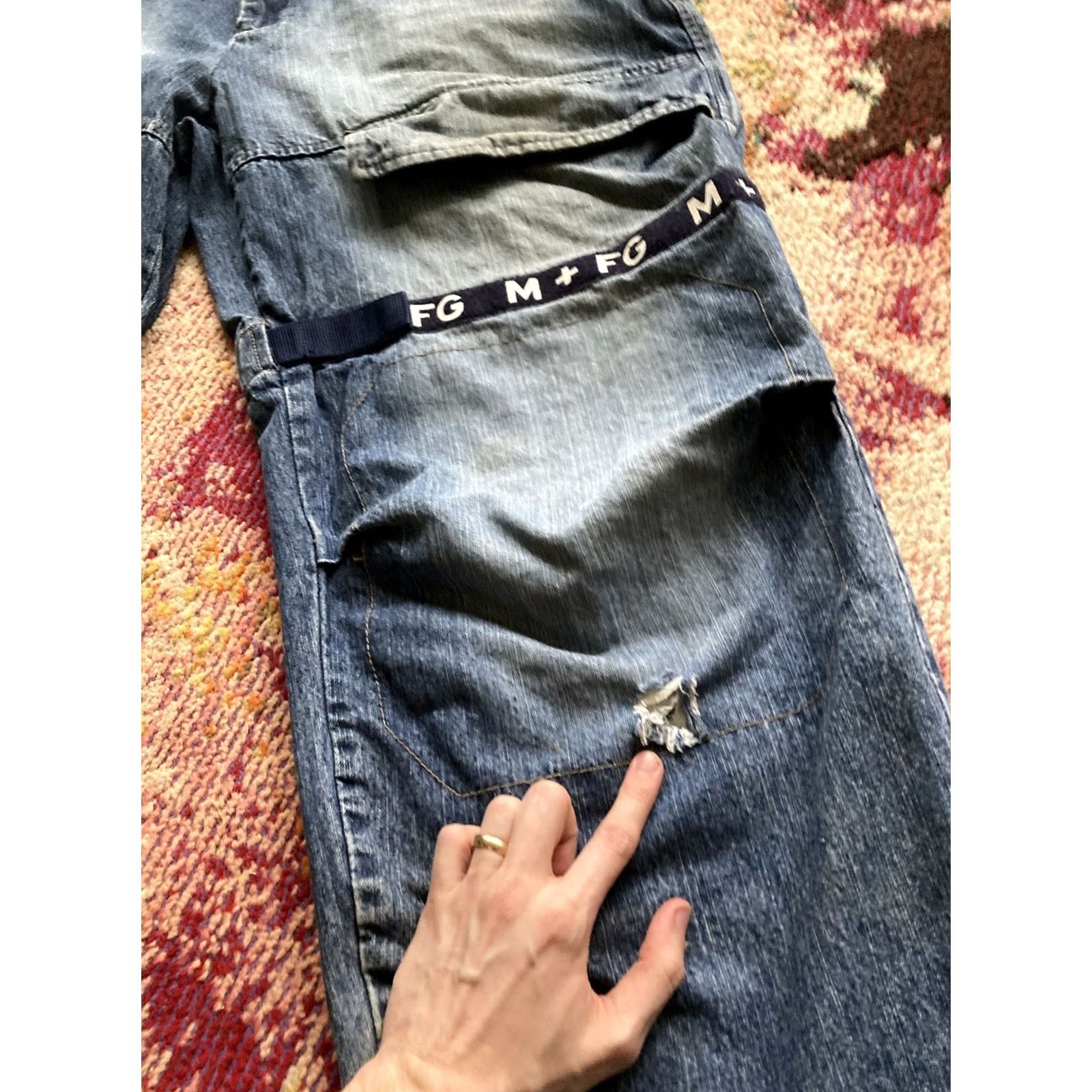 Vintage VINTAGE Girbaud Jeans Mens 42x33 Baggy Wide-Leg Denim Blue 90s Grunge Hip Hop Punk Cargo Pocket Zipper Button Fastening Navy/Blue Size US 42 / EU 58 - 4 Thumbnail