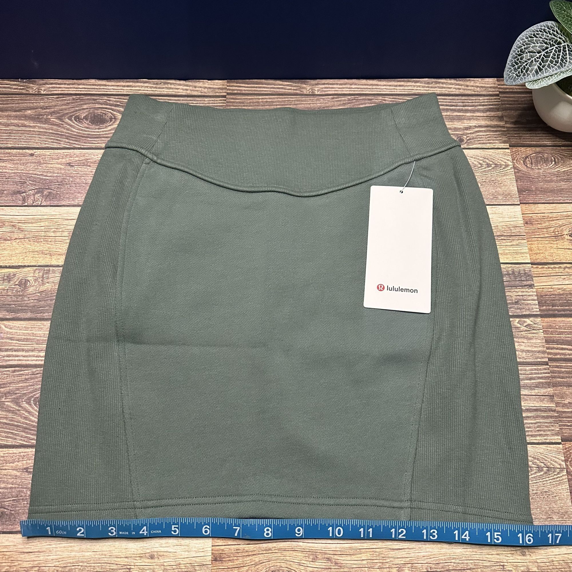 Lululemon Lululemon Scuba High Rise Mini Skirt NWT Size Small (GREU) Size 28" / US 6 / IT 42 - 5 Thumbnail