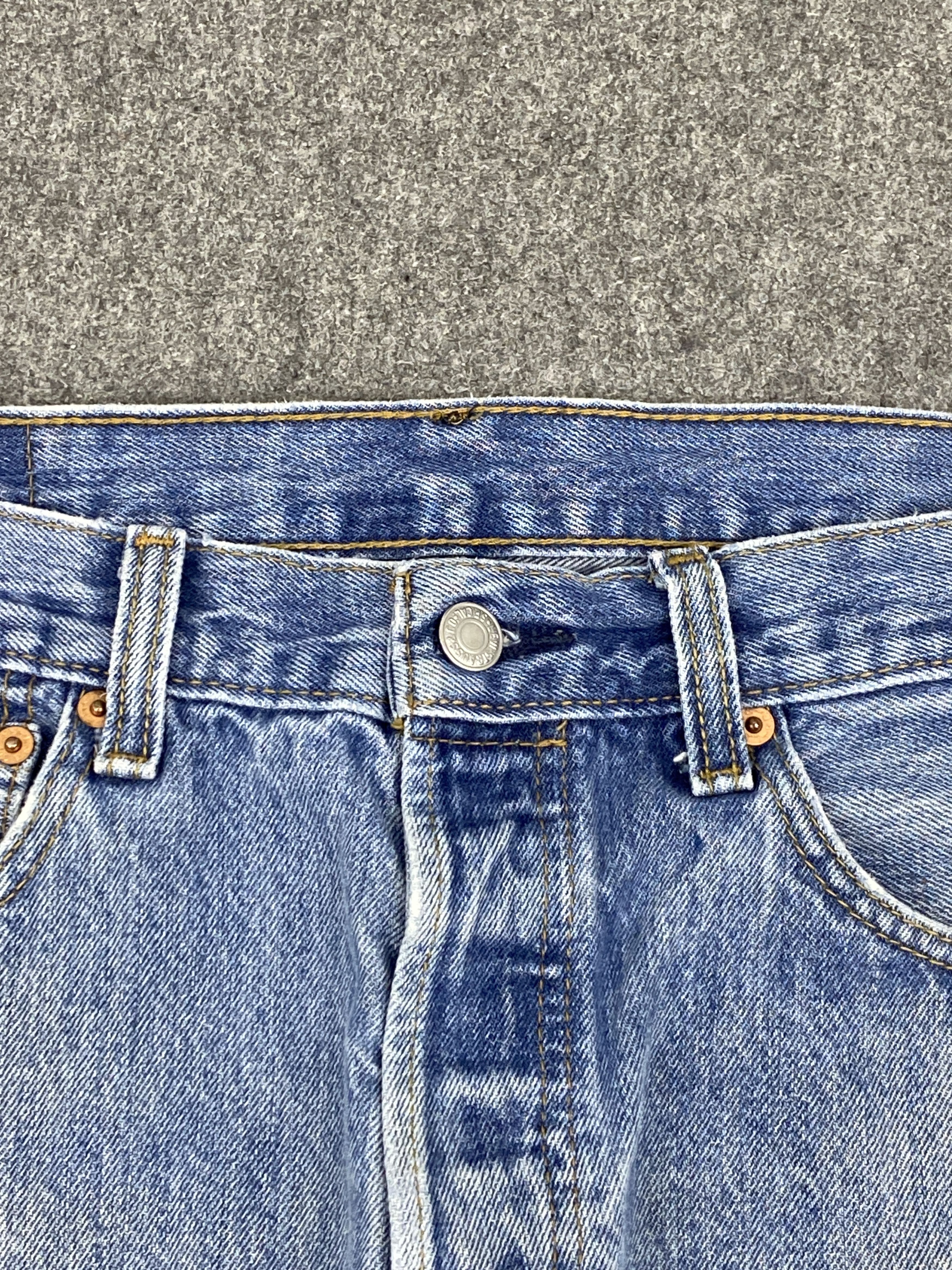 Levi's Vintage Levis 501 Light Wash Denim Jeans DP2731 Size US 31 - 15 Thumbnail