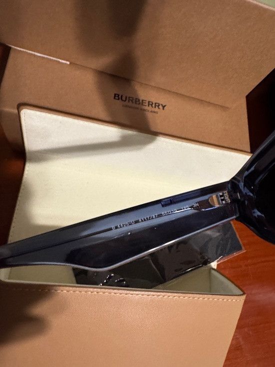 Burberry Burberry Light Blue Transparent Cat-Eye Sunglasses Size ONE SIZE - 14 Thumbnail