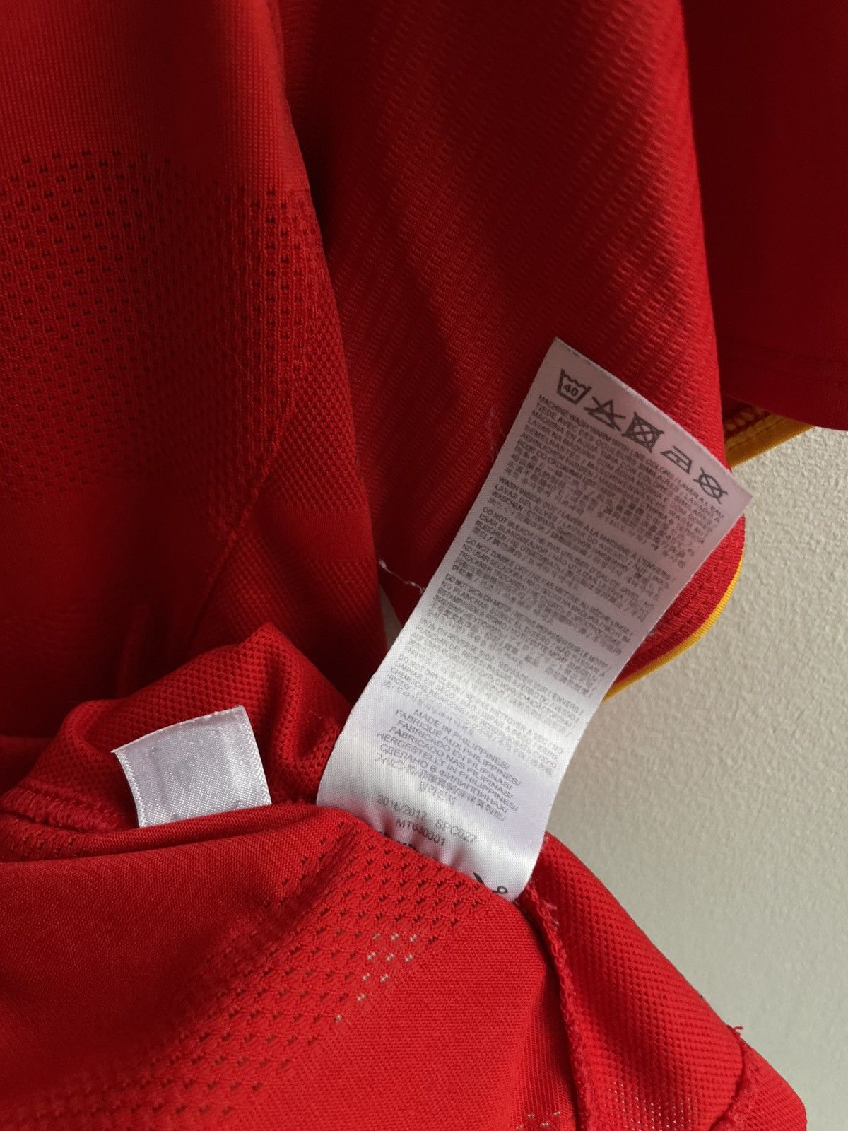 Vintage Liverpool 2016 2017 Home Football Shirt Soccer Jersey Size US M / EU 48-50 / 2 - 12 Thumbnail