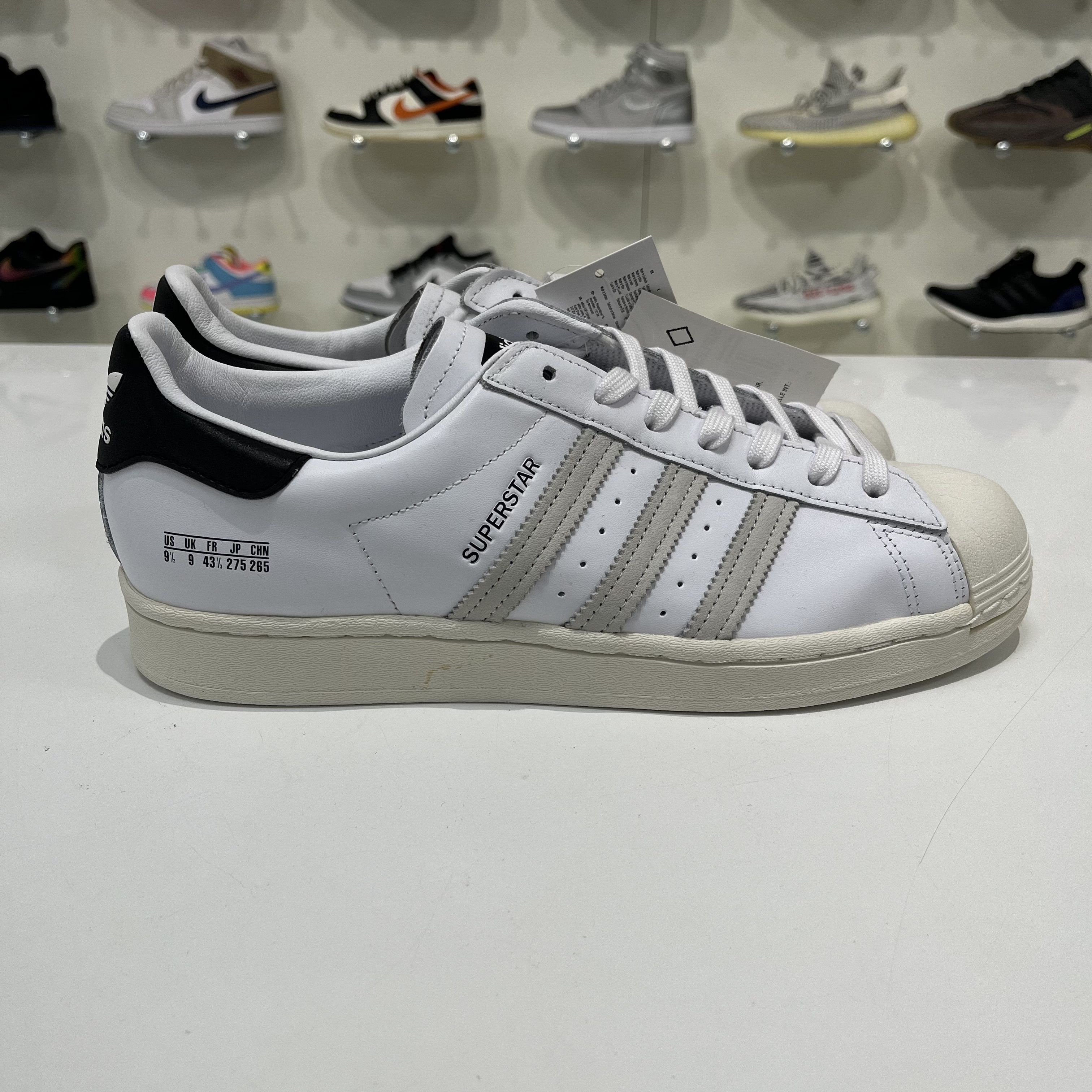 Adidas Adidas Superstar White/Black Size US 9.5 / EU 42-43 - 4 Thumbnail