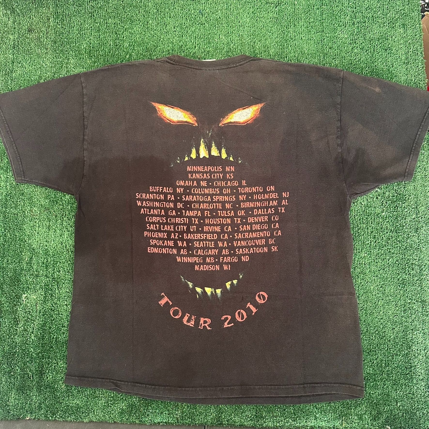 Band Tees Vintage Y2K Disturbed Asylum T-Shirt Heavy Metal Band Tee Size US XL / EU 56 / 4 - 6 Thumbnail
