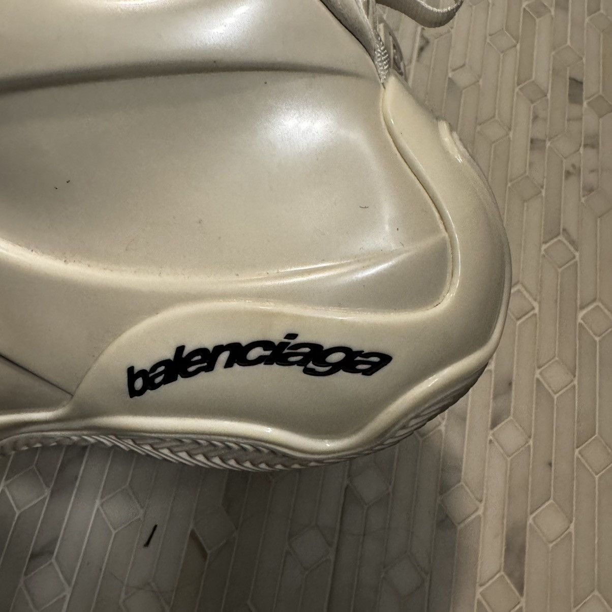 Balenciaga BALENCIAGA BASKETBALL SHOES Size US 9 / EU 42 - 2 Thumbnail