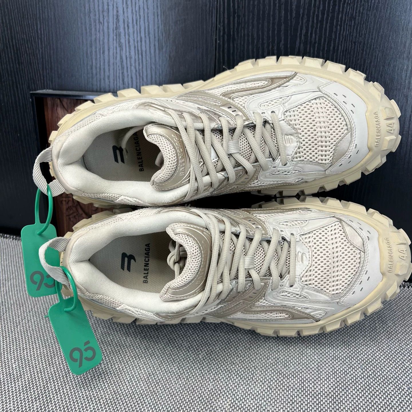 Balenciaga balenciaga low-top sneakers Size US 11 / EU 44 - 1 Thumbnail