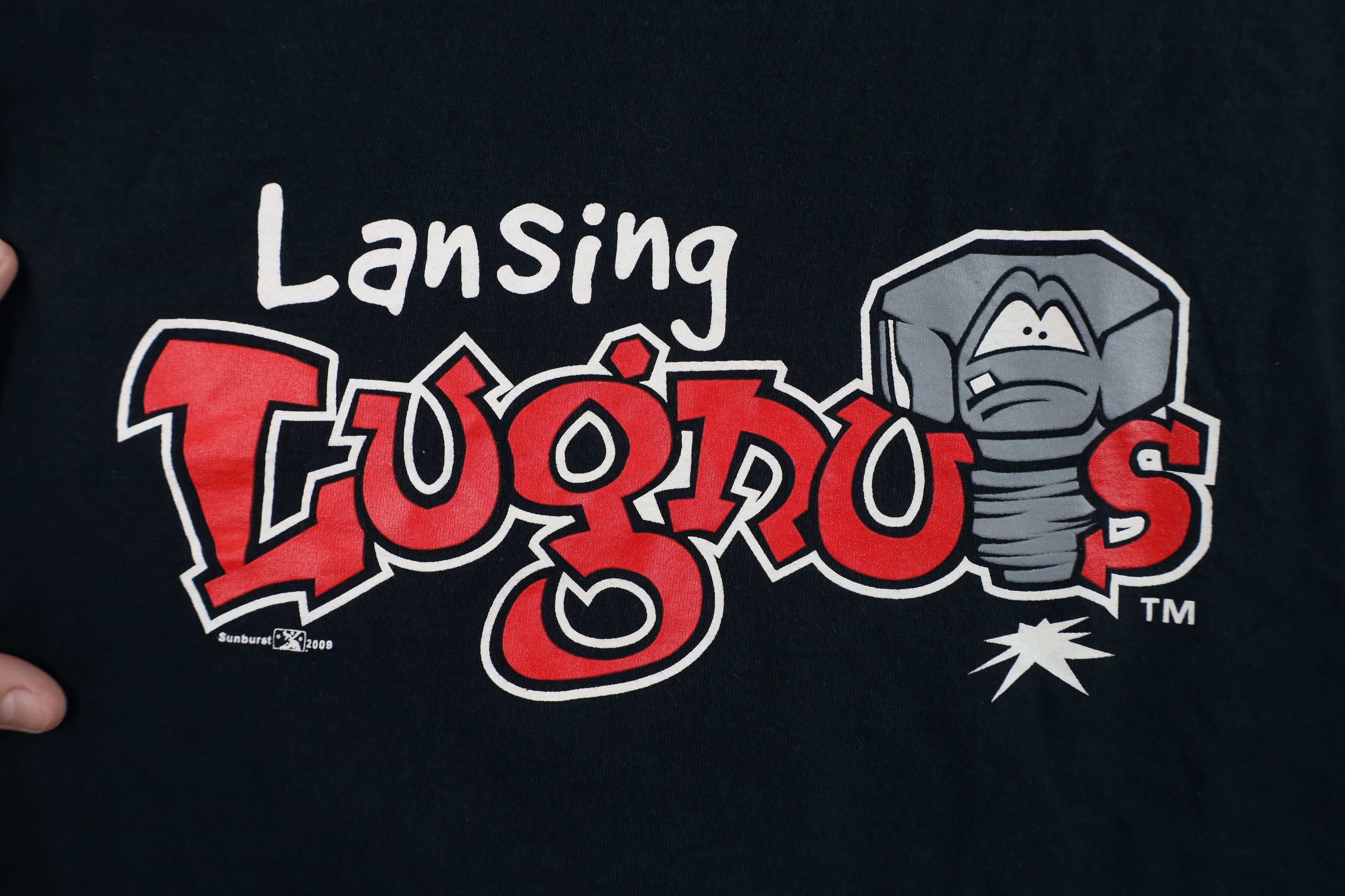 Vintage Vintage Y2K Minor League Baseball Lansing Lugnuts T-Shirt Size US M / EU 48-50 / 2 - 4 Thumbnail