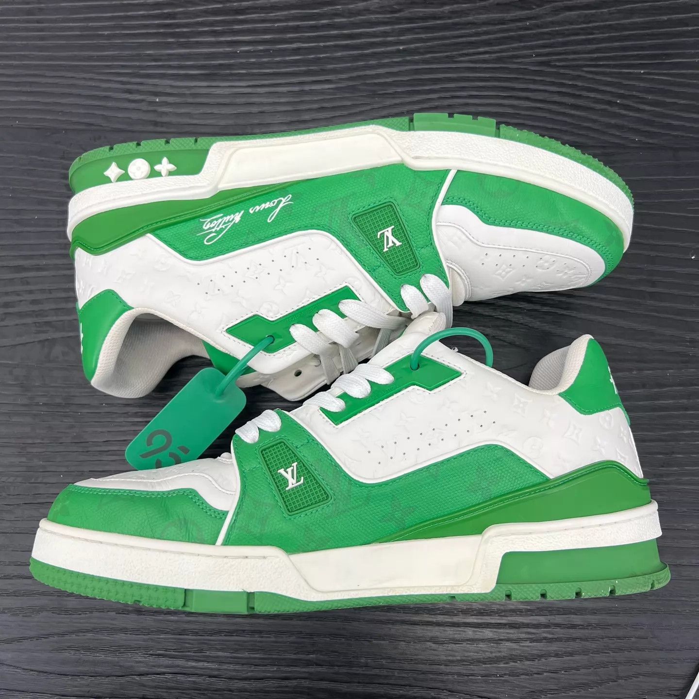 Louis Vuitton LV Trainer White Green Embossed 7.5/41.5 Like New Size US 8.5 / EU 41-42 - 3 Thumbnail