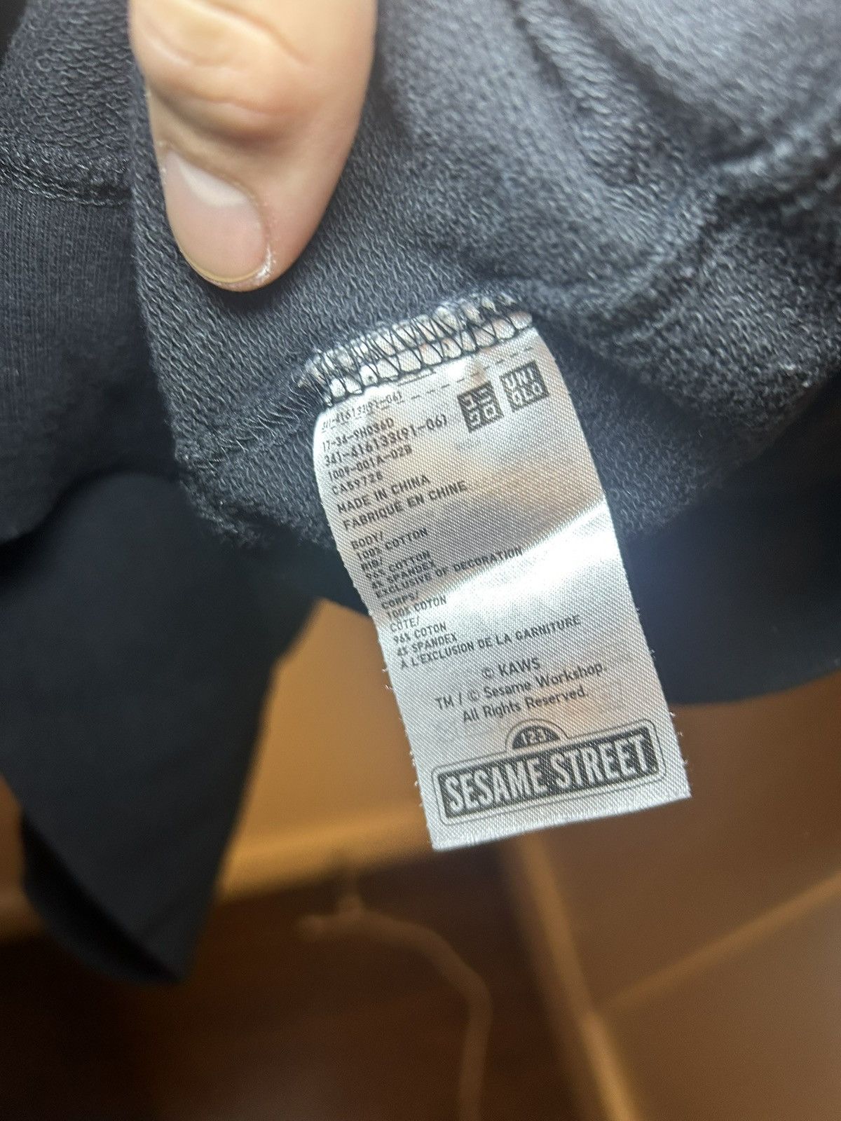 Kaws × Uniqlo Kaws X Uniqlo Sesame Street embroidered heavy longsleeve Size US M / EU 48-50 / 2 - 6 Thumbnail