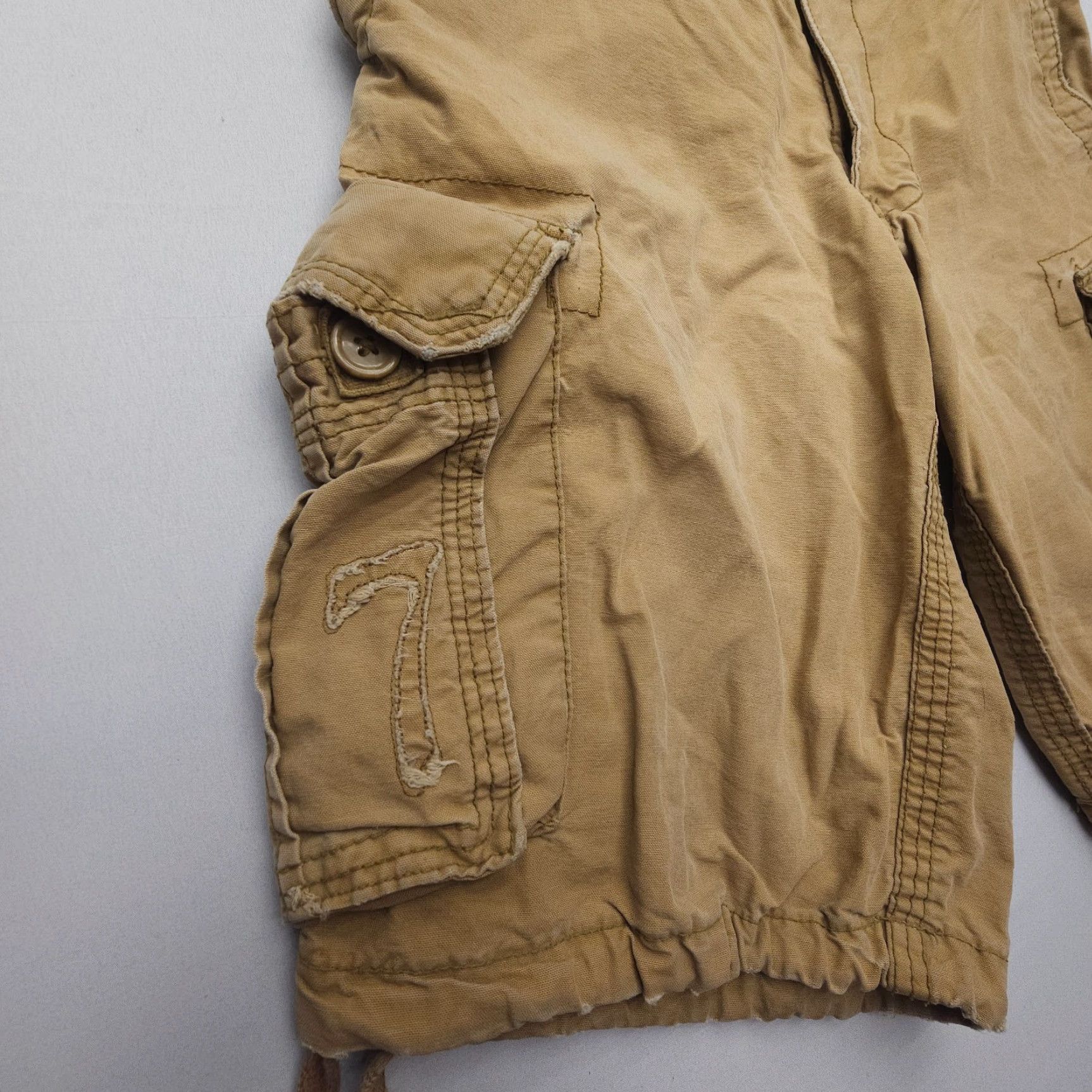 Vintage Aéropostale Cargo Shorts Mens 28 Heavy Cotton Paratrooper Brown Tan 2000s Pattern Solid Pockets Cargo Pocket Rise Mid 12in Inseam 12in Size US 28 / EU 44 - 6 Thumbnail