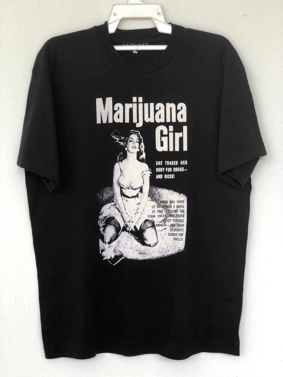 Vintage Vintage 90s Marijuana Girl LA ROCKA Tee Size US L / EU 52-54 / 3 - 2 Thumbnail